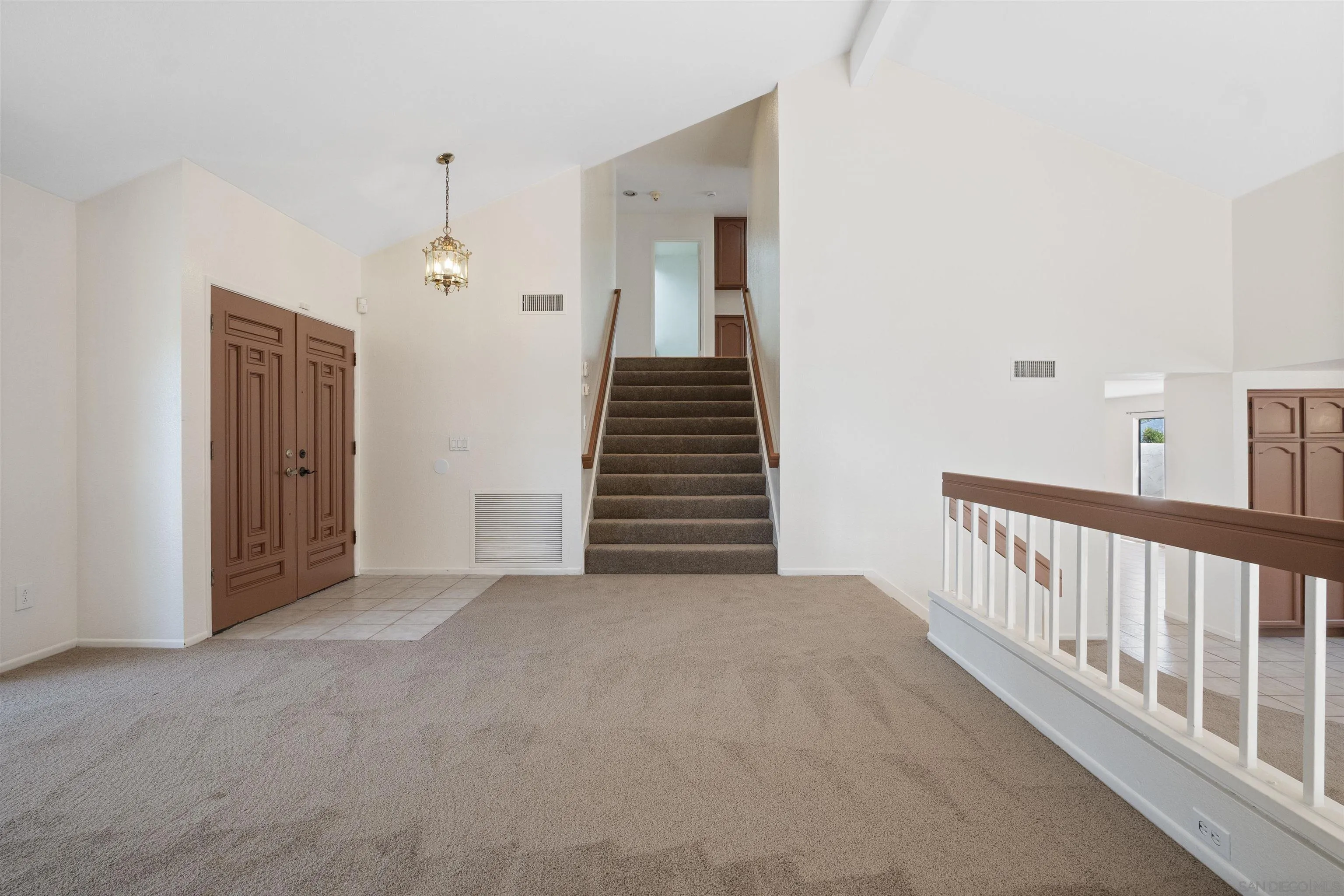https://cdn.realtyfeed.com/cdn/127/250036596/1b5855965fe0c0b0cb177856d1567eba.webp