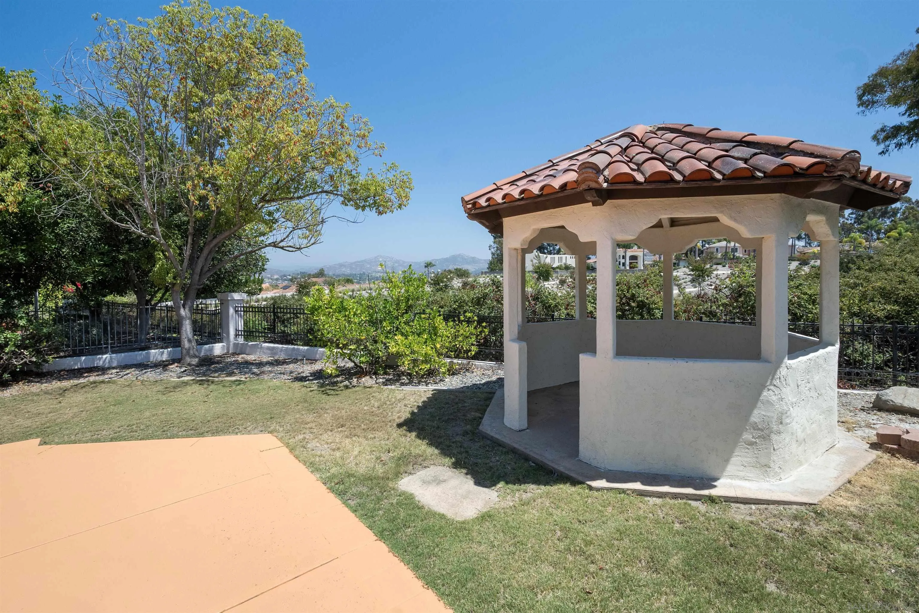 https://cdn.realtyfeed.com/cdn/127/250036596/20b91efecd359ed38d9d48cfc10ea3d9.webp