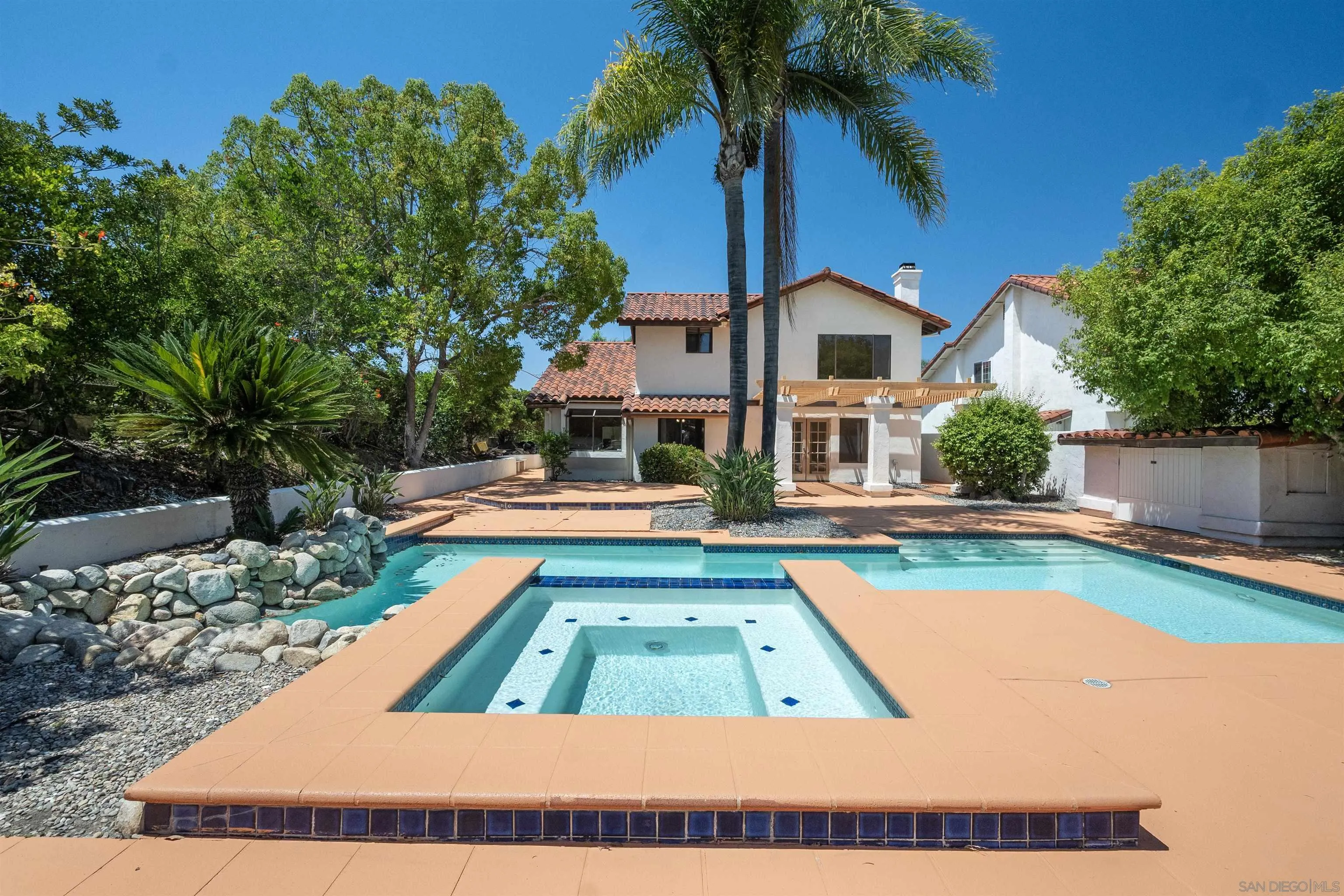 https://cdn.realtyfeed.com/cdn/127/250036596/7661bac45b223119a5e90d9149b55785.webp