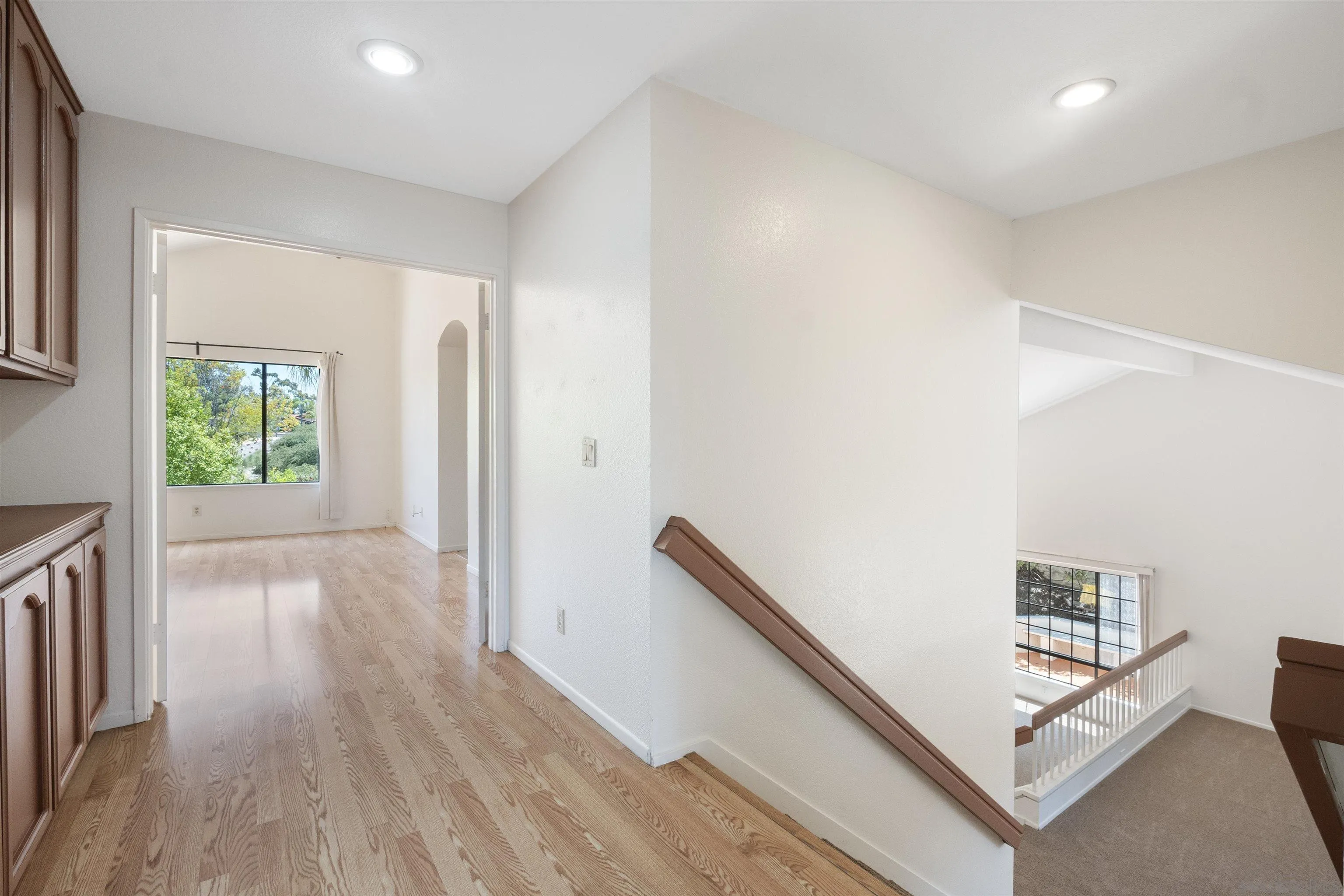 https://cdn.realtyfeed.com/cdn/127/250036596/d0374663bf2477f63be96f9b74f90cea.webp