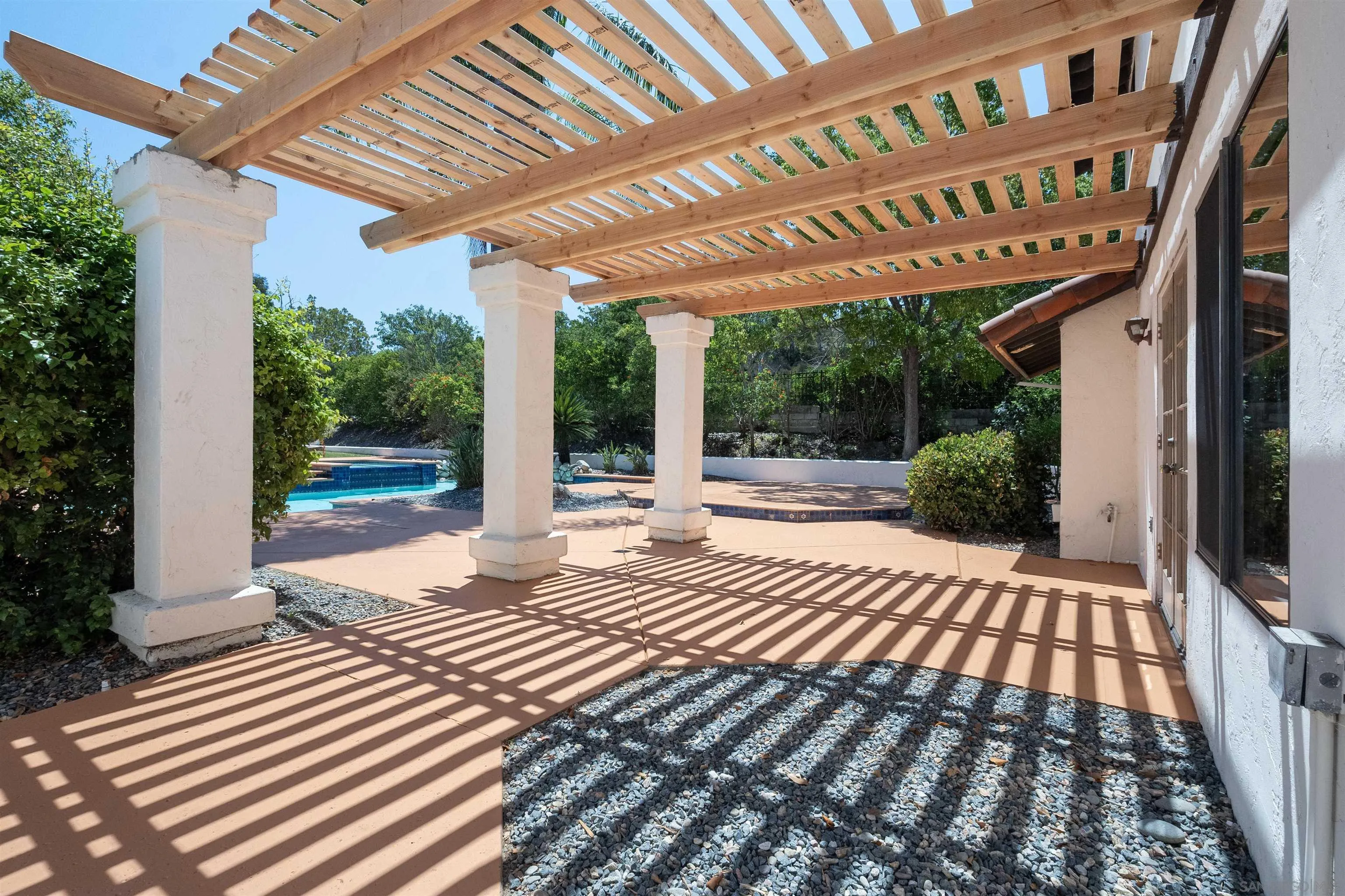 https://cdn.realtyfeed.com/cdn/127/250036596/f2bf94899be8ae4605fb6e98962c0b26.webp