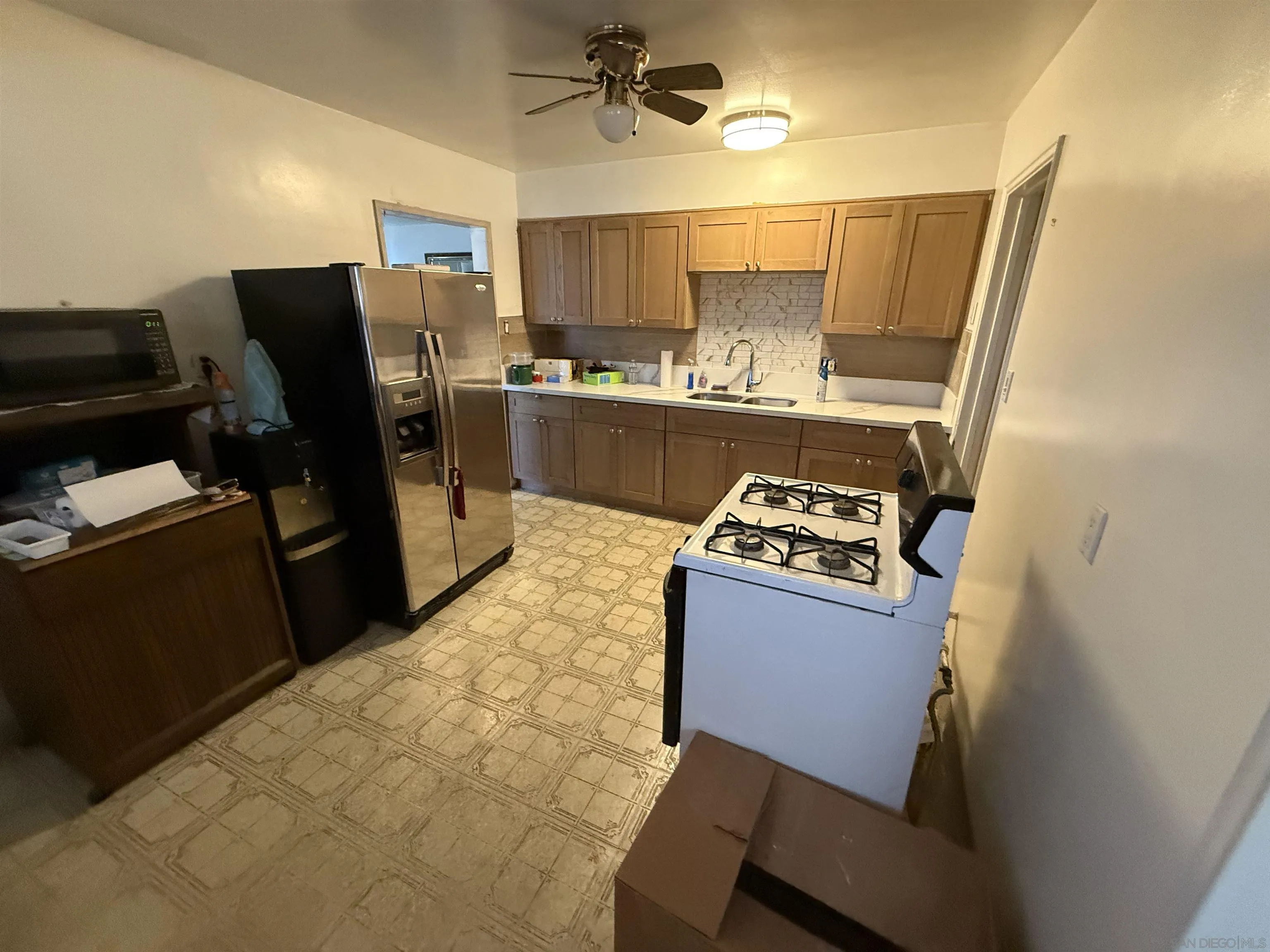 https://cdn.realtyfeed.com/cdn/127/250036597/30a60b0828dd2e1aaeeeb1ffc168154f.webp