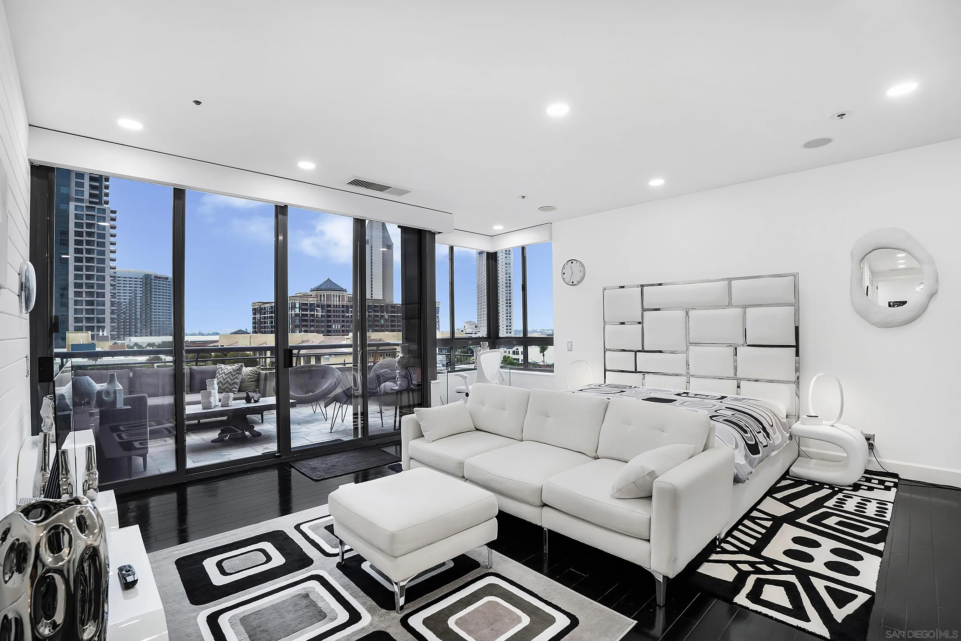 https://cdn.realtyfeed.com/cdn/127/250036599/845656c10ef5ecbc3b39fb51cf5e75eb.webp