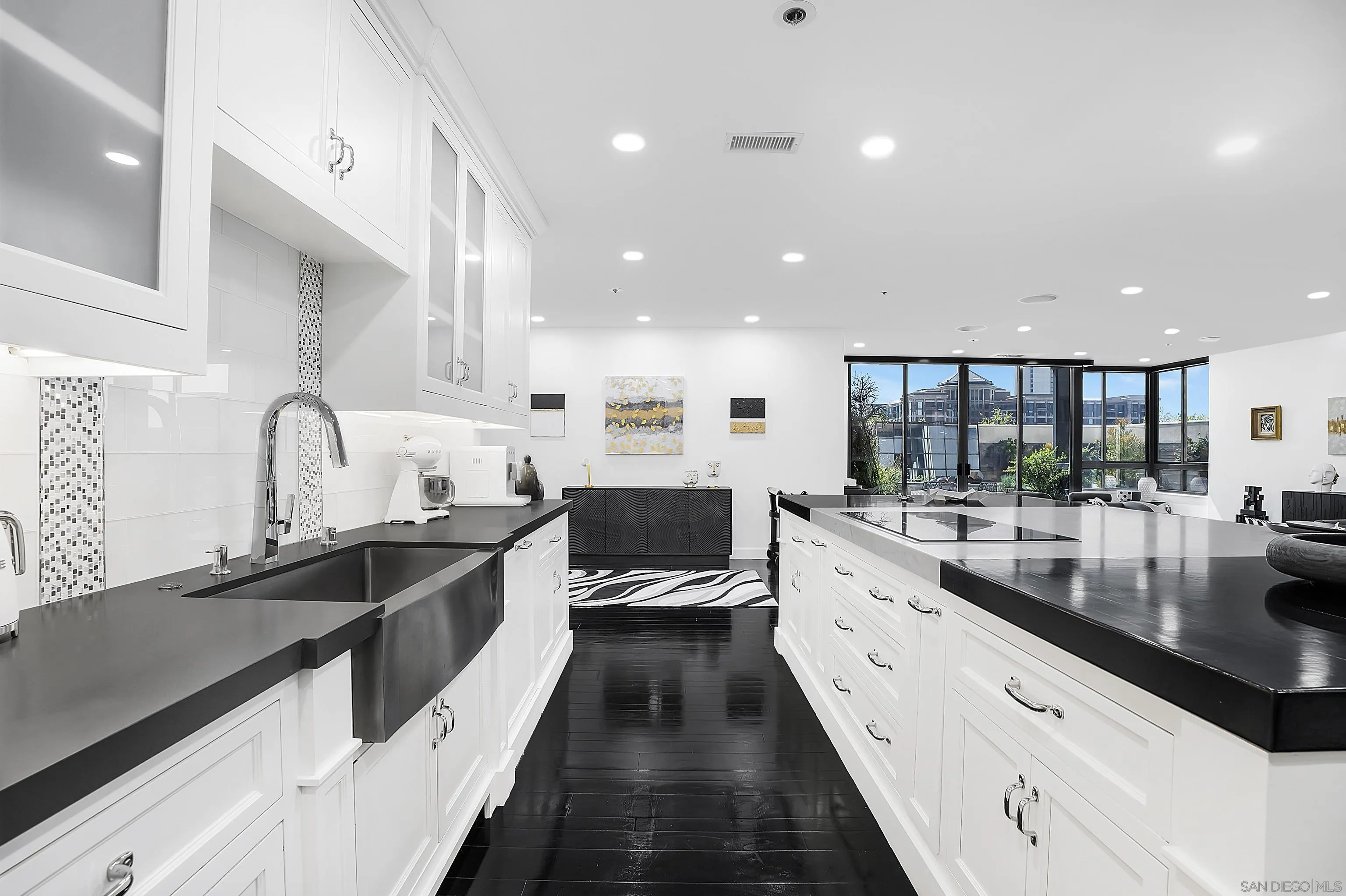 https://cdn.realtyfeed.com/cdn/127/250036599/882f2468414417534deedcc429e84eff.webp