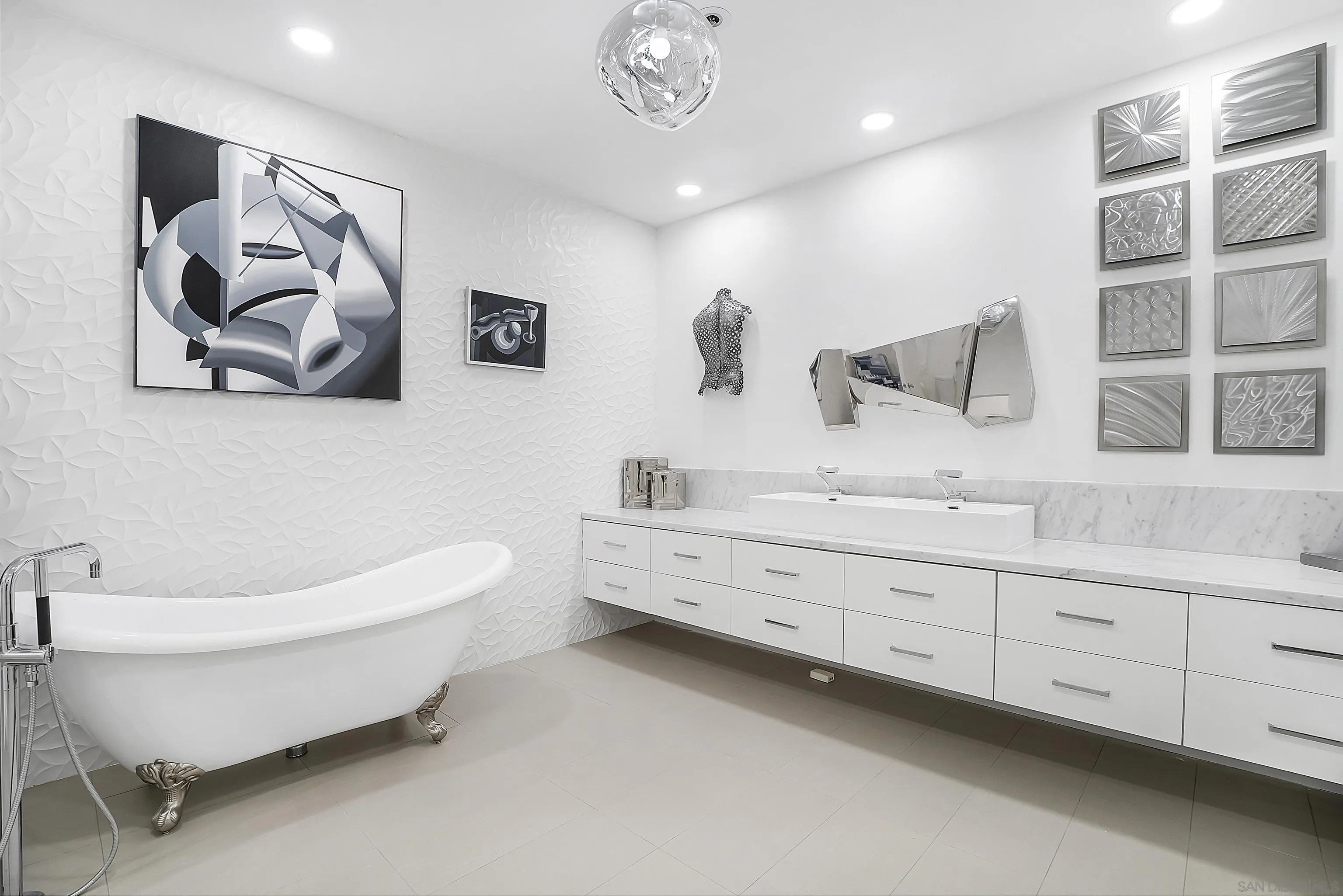 https://cdn.realtyfeed.com/cdn/127/250036599/d283297ef479f972c04bc38672fc8f7c.webp