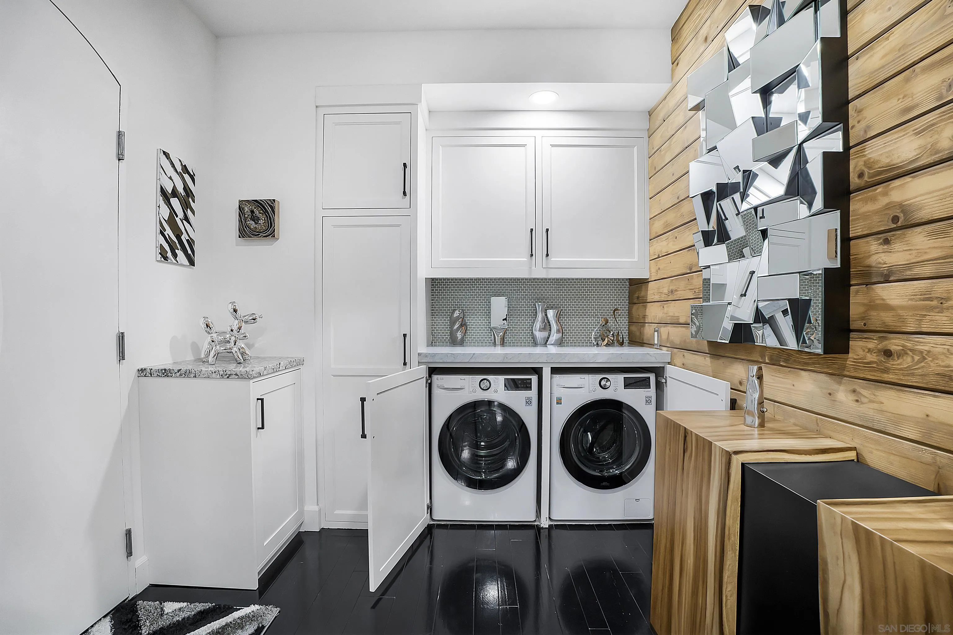 https://cdn.realtyfeed.com/cdn/127/250036599/deccadd8fc937d02bd657029ef324827.webp