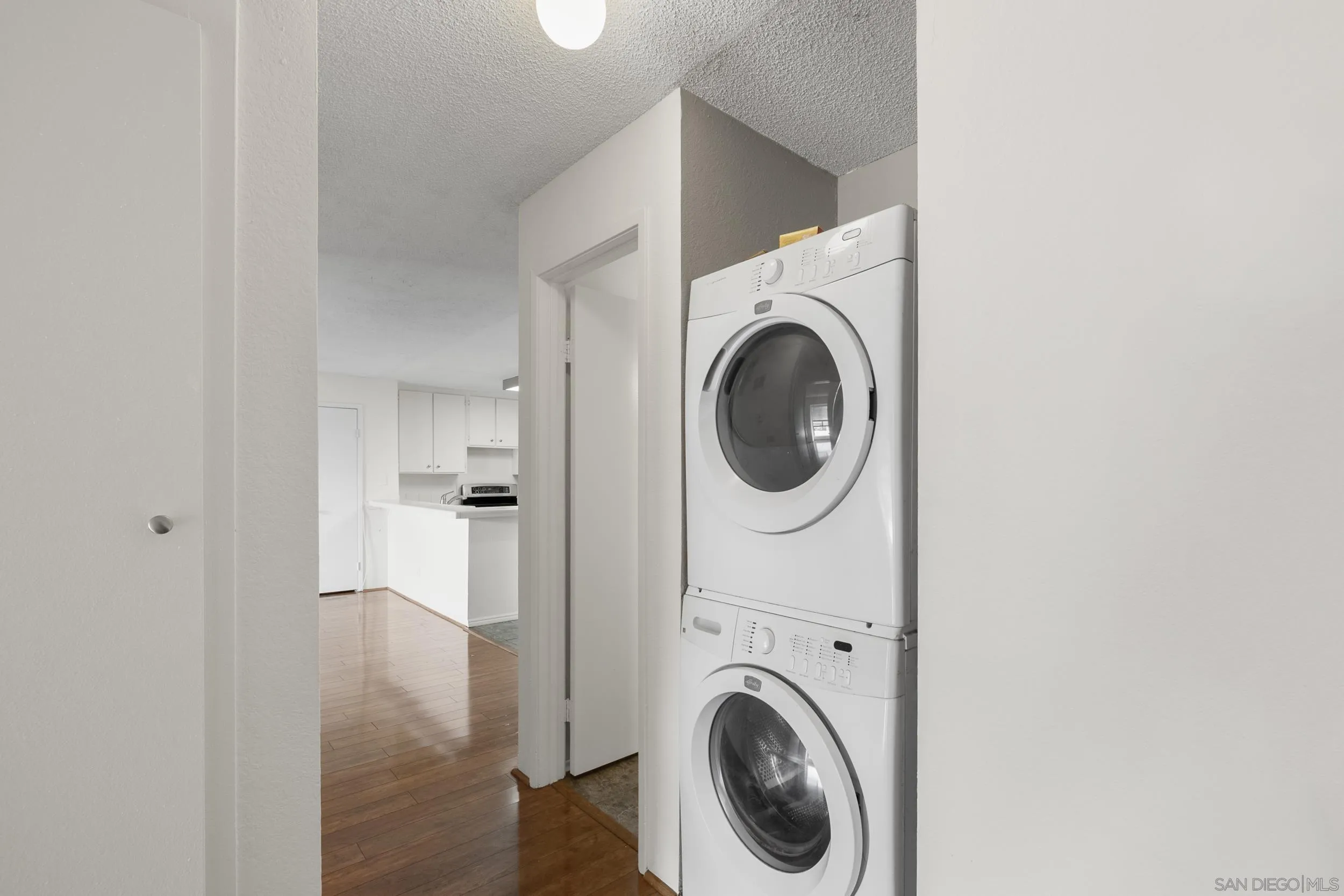https://cdn.realtyfeed.com/cdn/127/250036601/294a952956eda9f0aac1ecb2584ceac4.webp