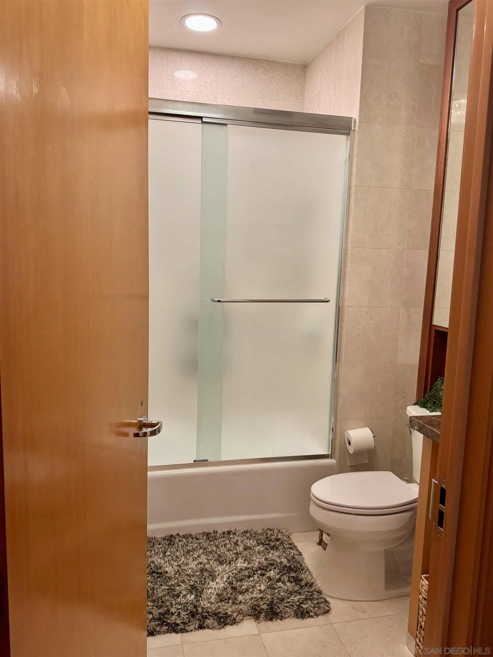 https://cdn.realtyfeed.com/cdn/127/250036609/7bff36a96b2068edb5943a765d7c998c.webp