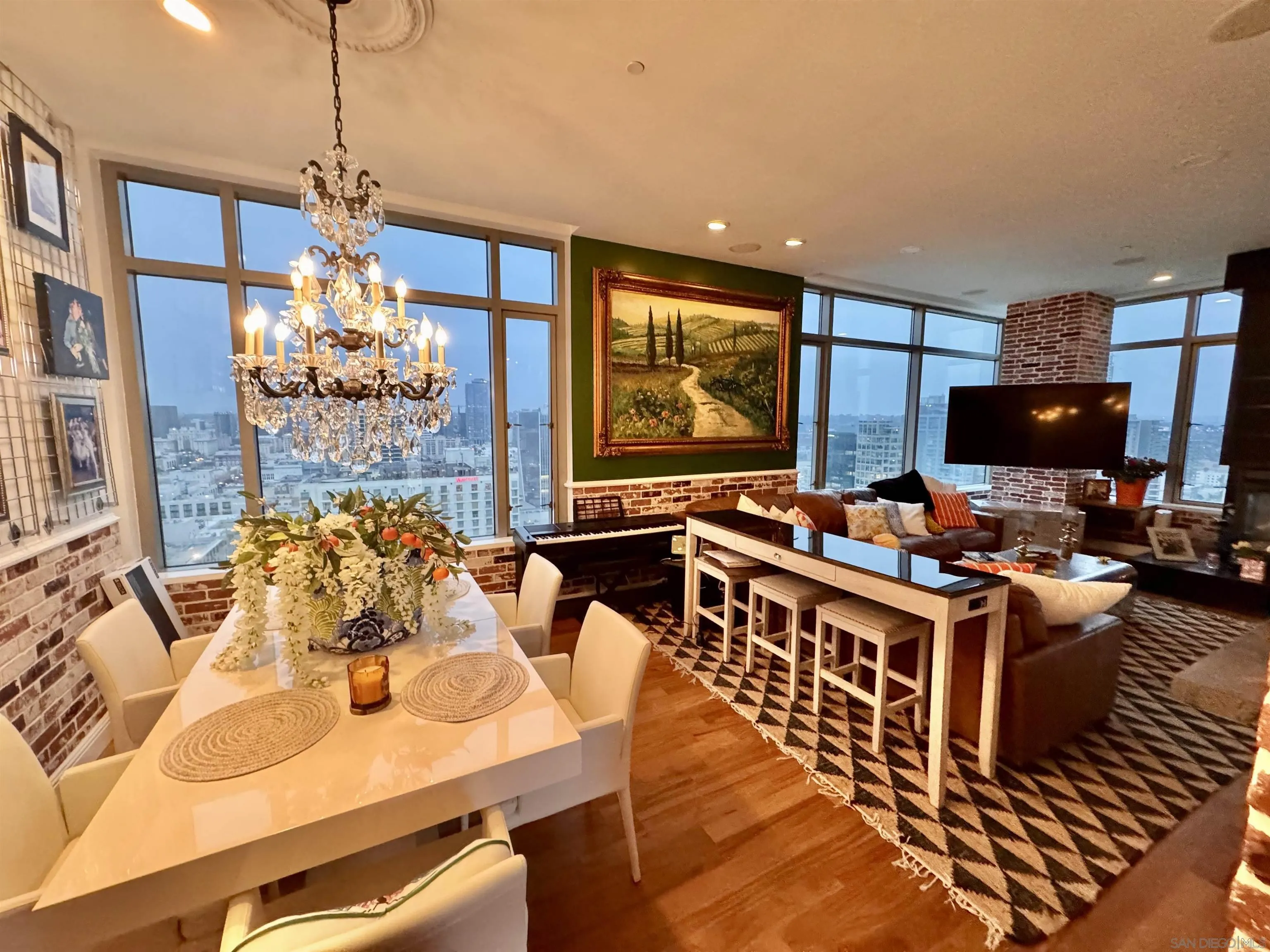 https://cdn.realtyfeed.com/cdn/127/250036609/8f79726763326befec312573a9e7491c.webp