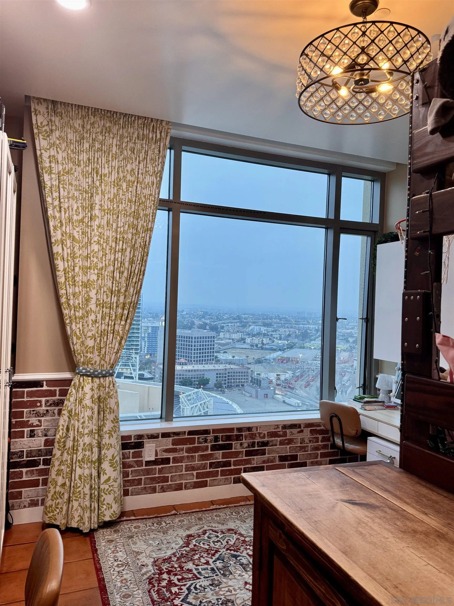 https://cdn.realtyfeed.com/cdn/127/250036609/98e62e8422e29a878f4421ce2f8611a2.webp