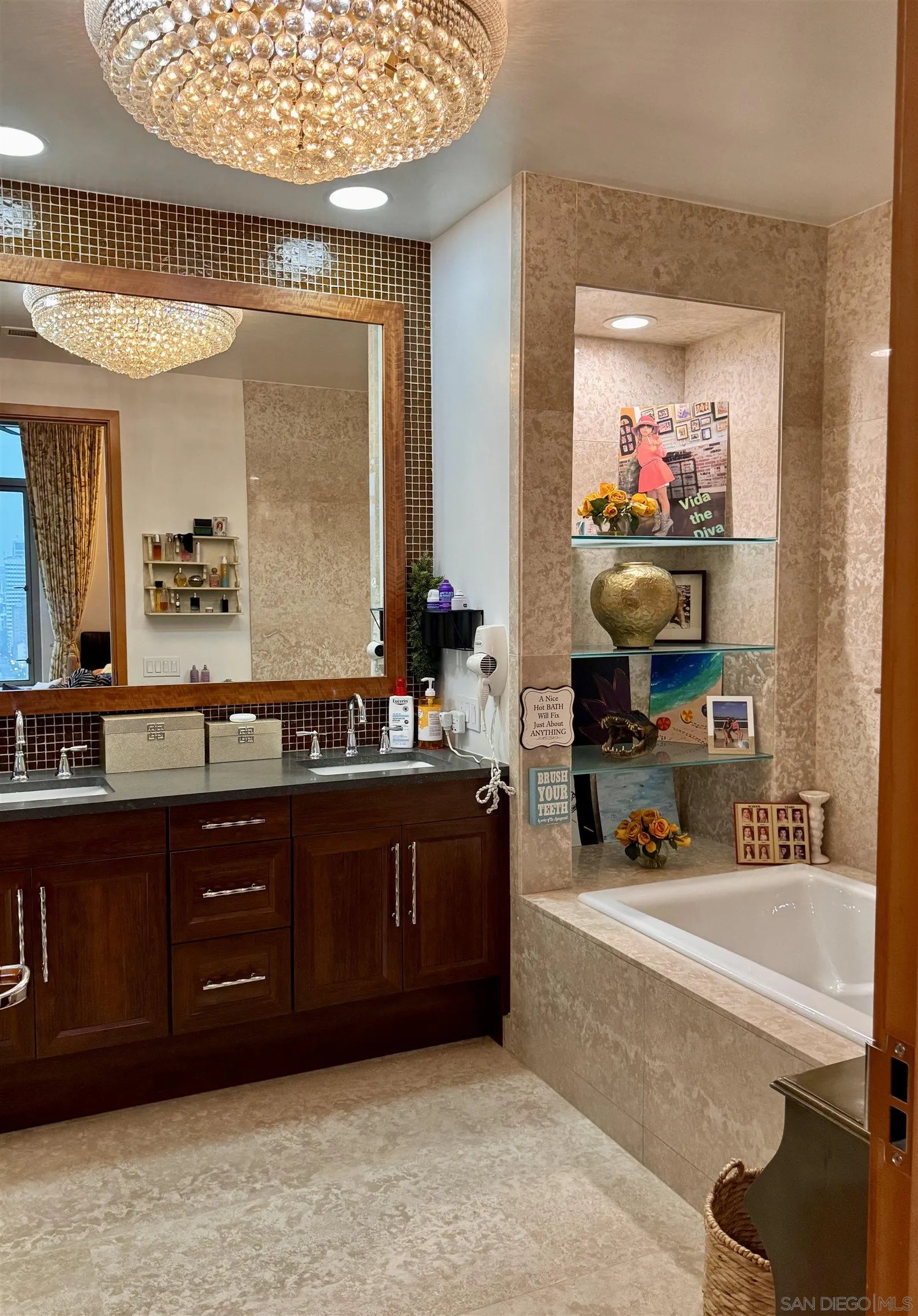 https://cdn.realtyfeed.com/cdn/127/250036609/a6ccf473ede24388cb95cc05c97af596.webp