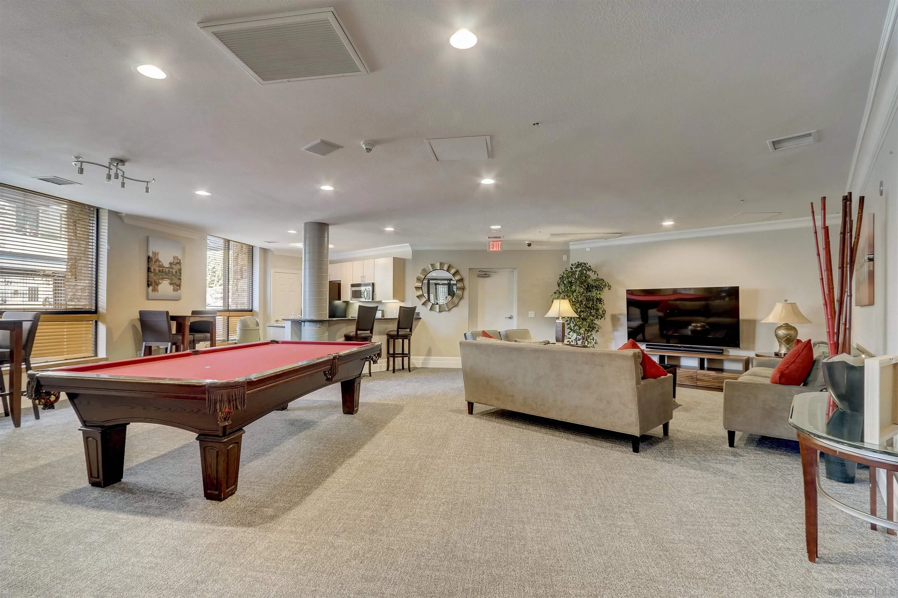 https://cdn.realtyfeed.com/cdn/127/250036611/31beafc915fd36ad2ef7b34a6135f3b9.webp