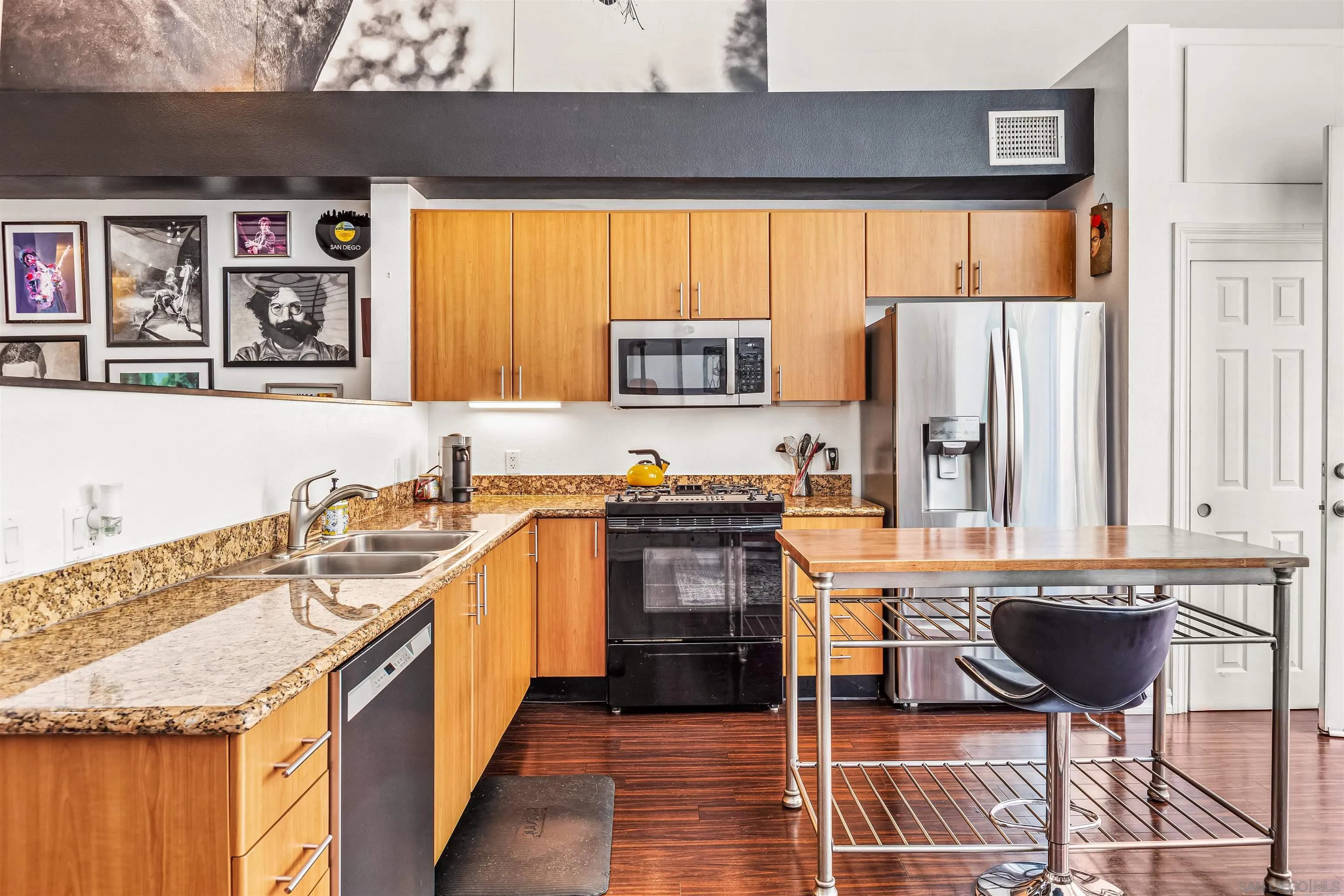 https://cdn.realtyfeed.com/cdn/127/250036611/4fa49c71f49198219084672fa329963b.webp