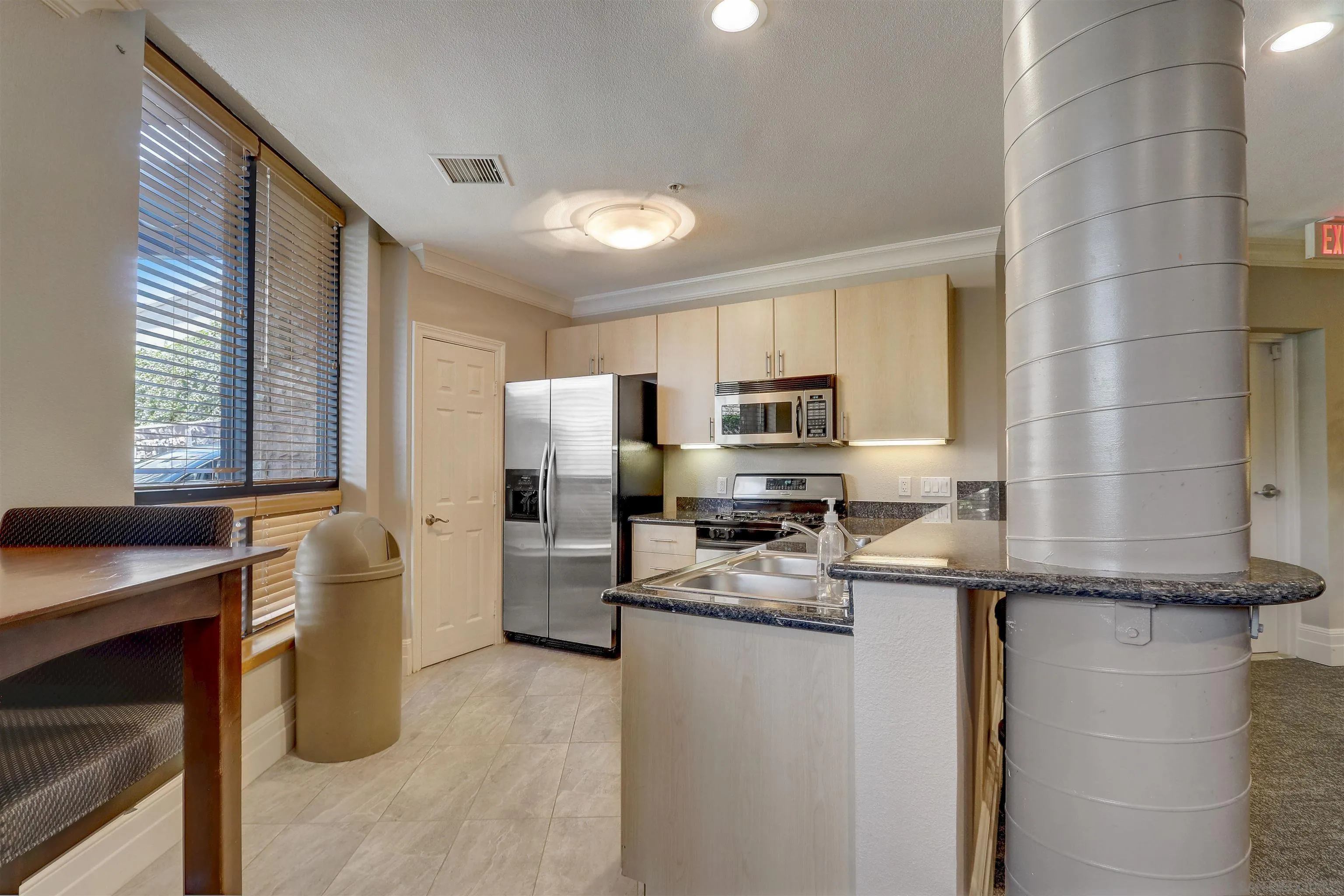 https://cdn.realtyfeed.com/cdn/127/250036611/74fd4f37ef5bbf123300e8f595a193fb.webp