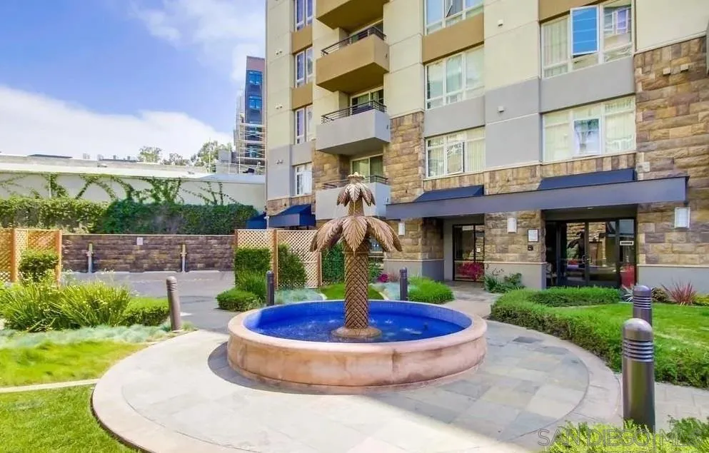 https://cdn.realtyfeed.com/cdn/127/250036611/79969a1d15a3f020757f7271e902563a.webp