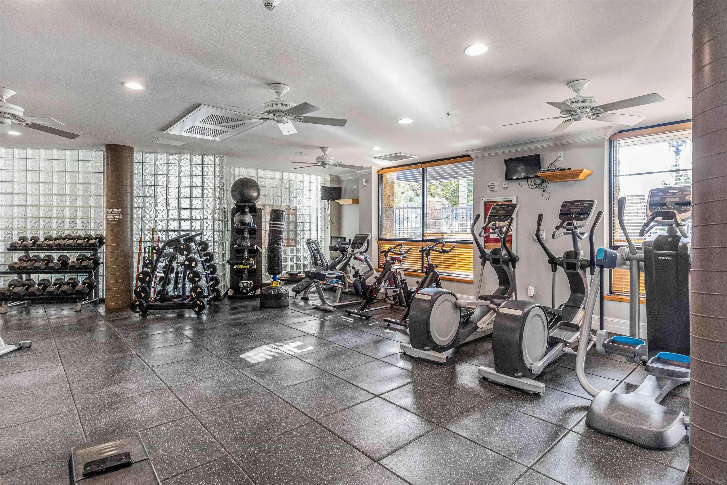 https://cdn.realtyfeed.com/cdn/127/250036611/85d6b5272587eed65ac08163cc76ff37.webp