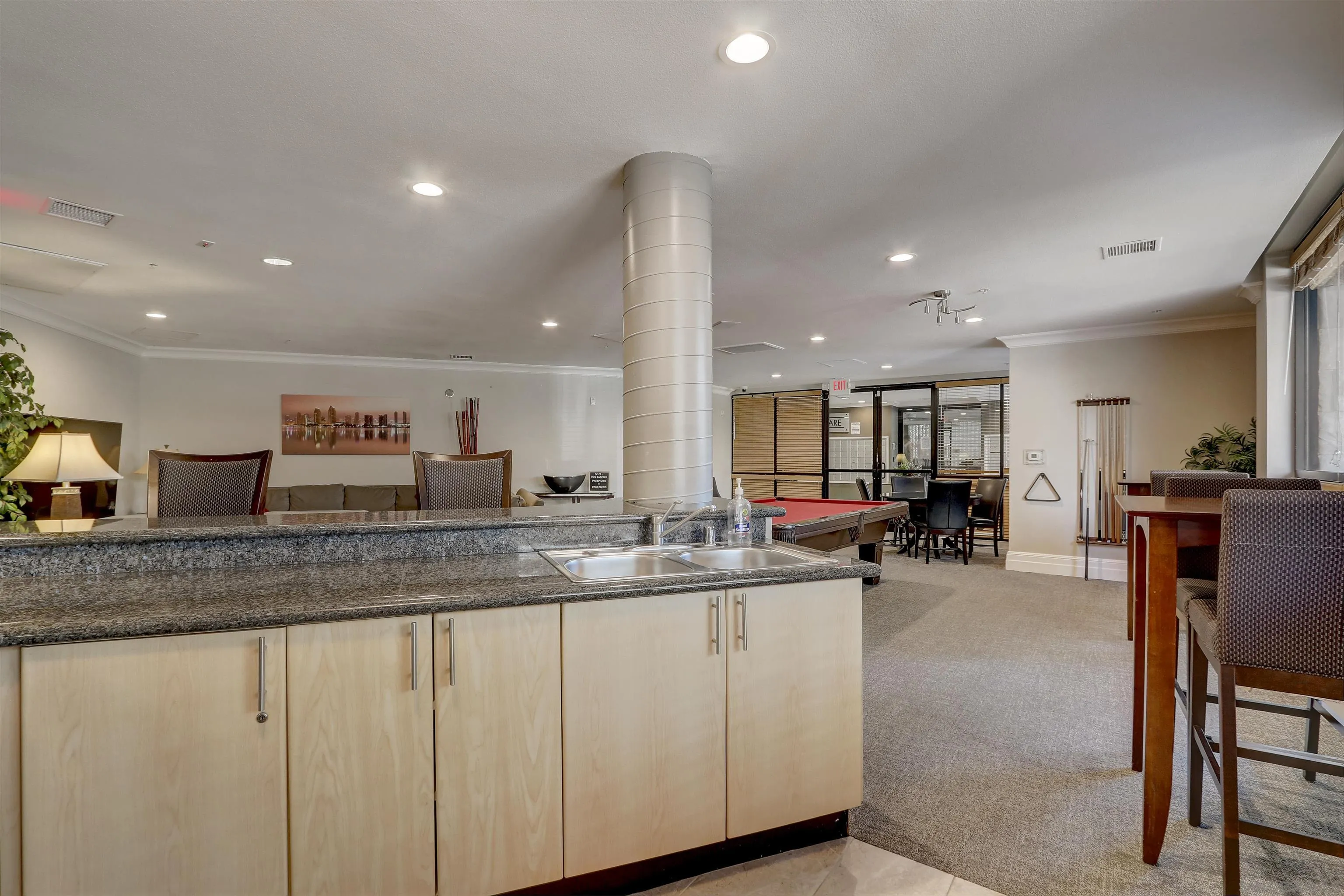 https://cdn.realtyfeed.com/cdn/127/250036611/9bc9a8695b3b5073f2bb5bb4088cd9f3.webp
