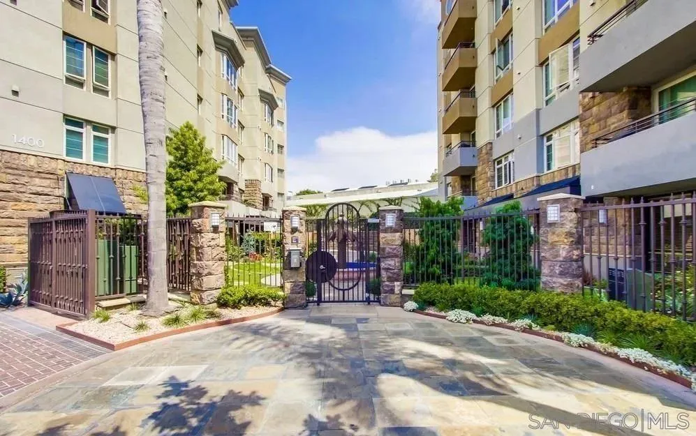 https://cdn.realtyfeed.com/cdn/127/250036611/b242ab8551be23af511ee2b110644521.webp