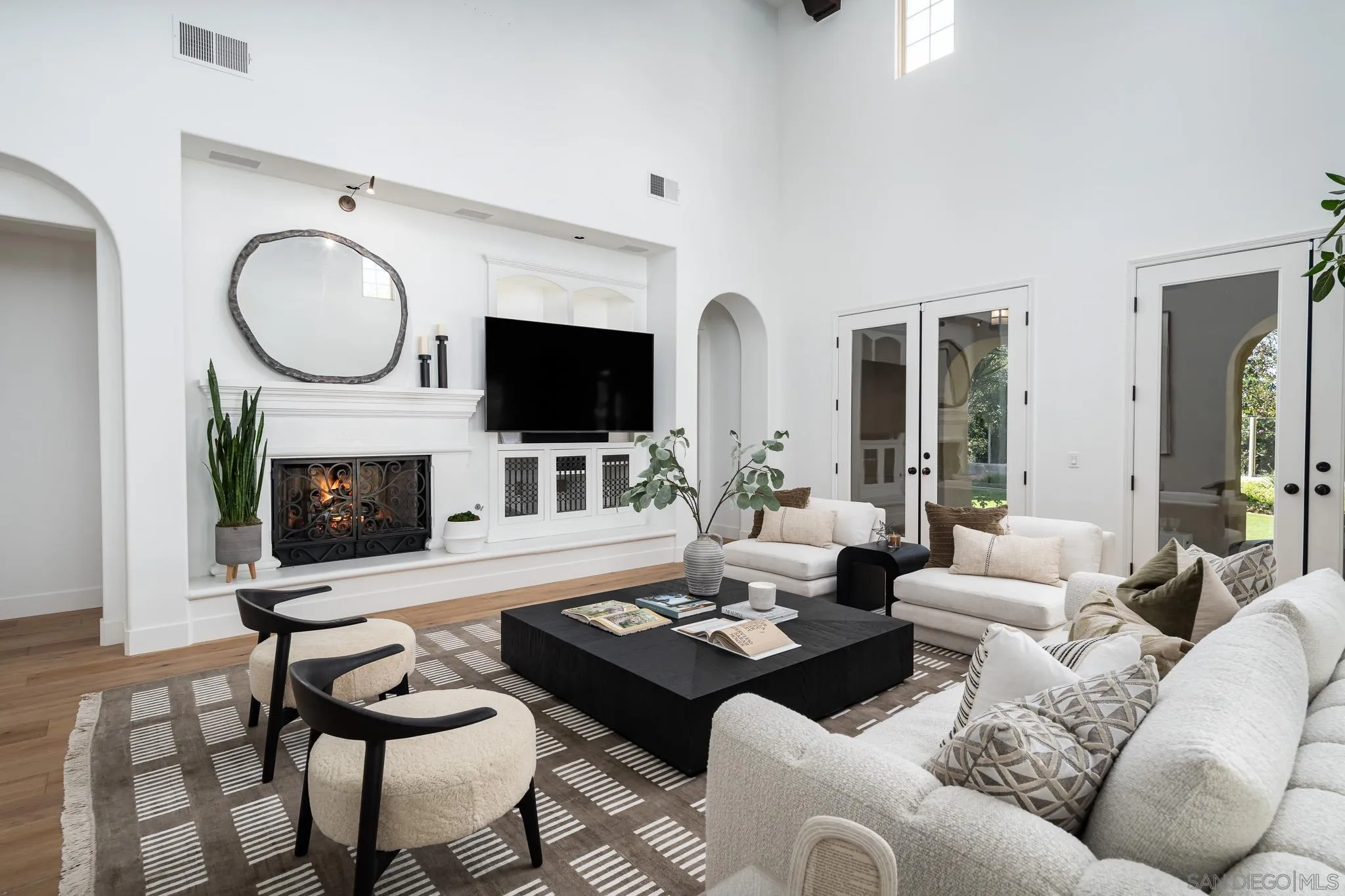 https://cdn.realtyfeed.com/cdn/127/250036619/53acffaedec0cb1079b694f758f30a49.webp