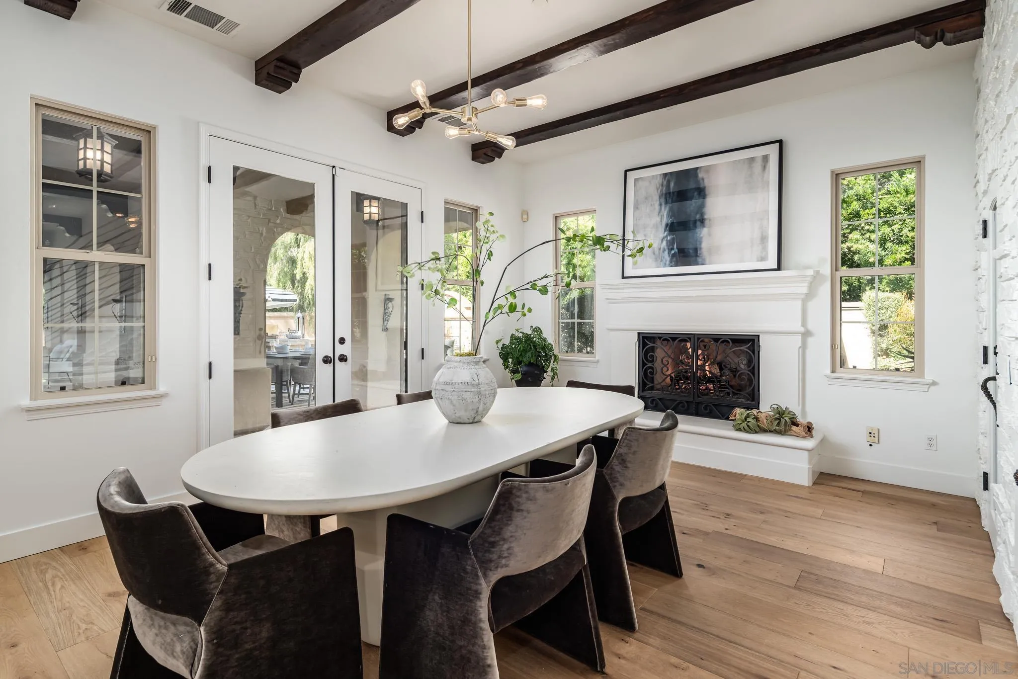 https://cdn.realtyfeed.com/cdn/127/250036619/587f9e005ce995568b3d244a5d265b6f.webp