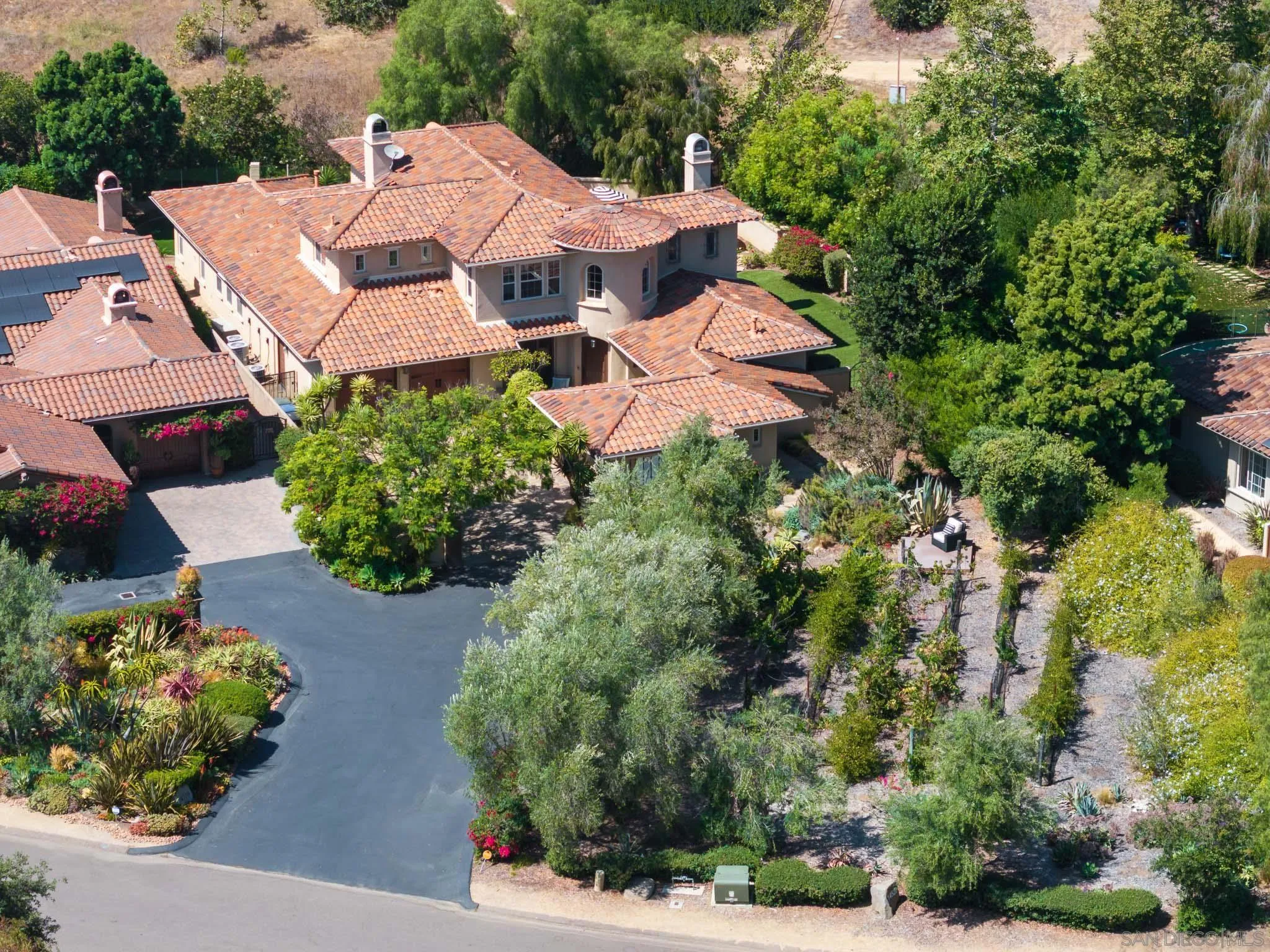 https://cdn.realtyfeed.com/cdn/127/250036619/5b8281a7478e33ce94a9140f784de67b.webp