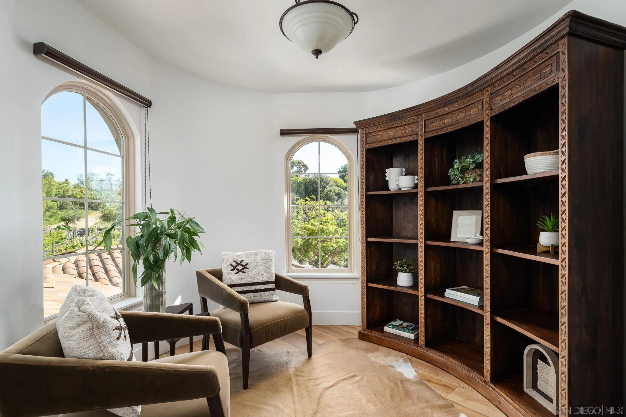 https://cdn.realtyfeed.com/cdn/127/250036619/7cca580b33f3875ddbed99c18cd15ed8.webp