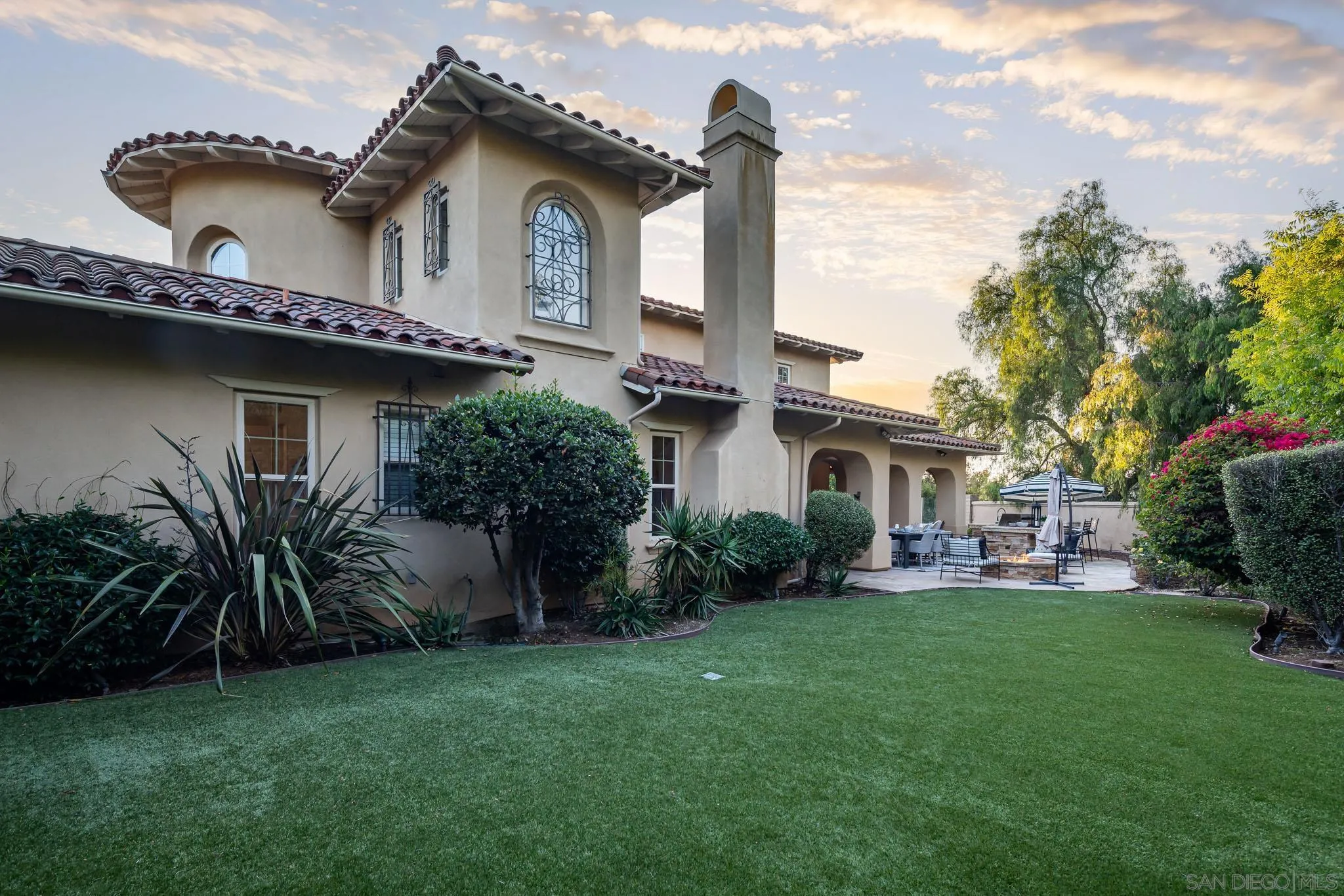 https://cdn.realtyfeed.com/cdn/127/250036619/922b8df3f7ad9fc2843f2ce8e0befb21.webp
