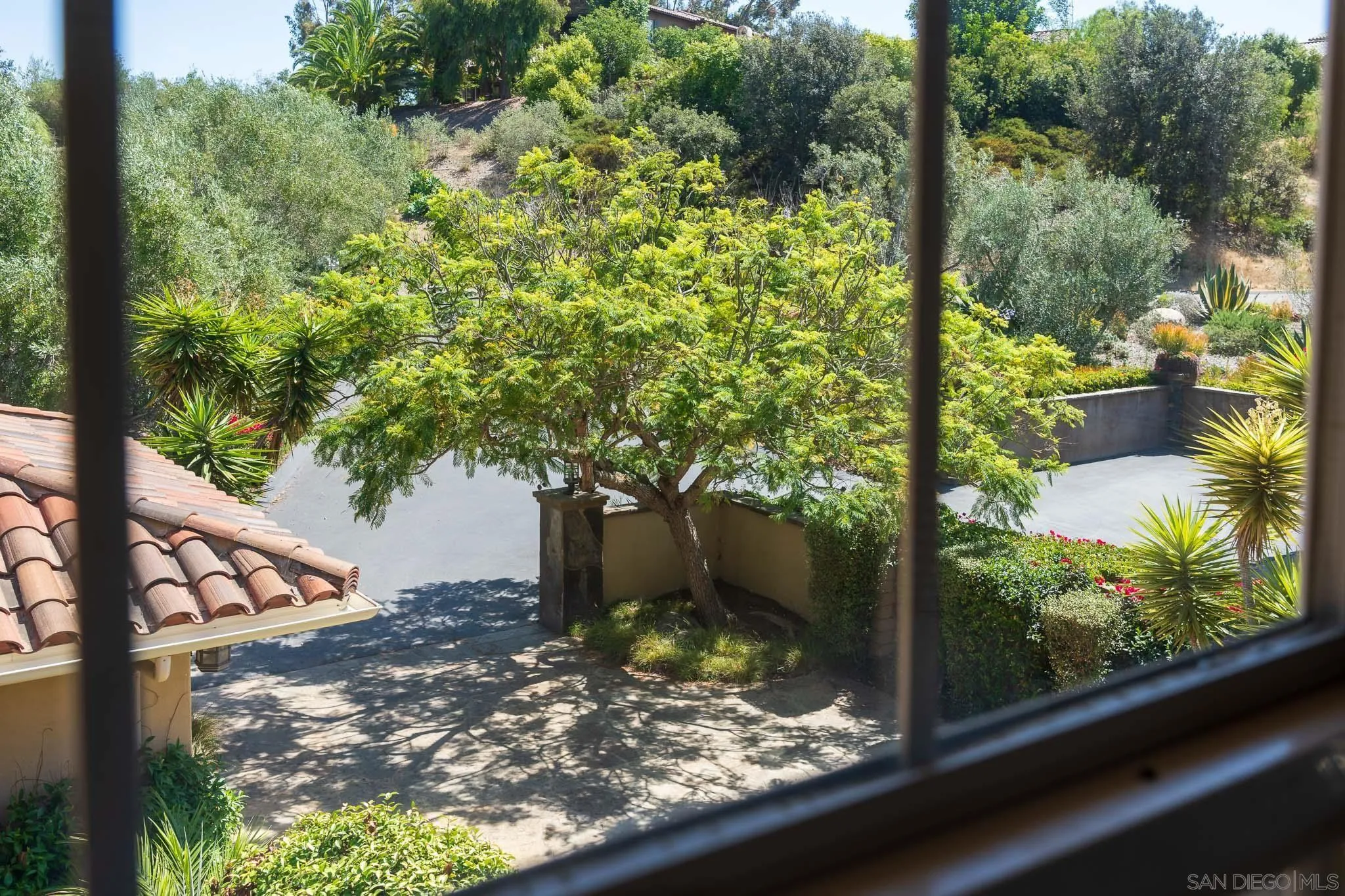 https://cdn.realtyfeed.com/cdn/127/250036619/9b008b5431188fe63f4b9d157e91090e.webp