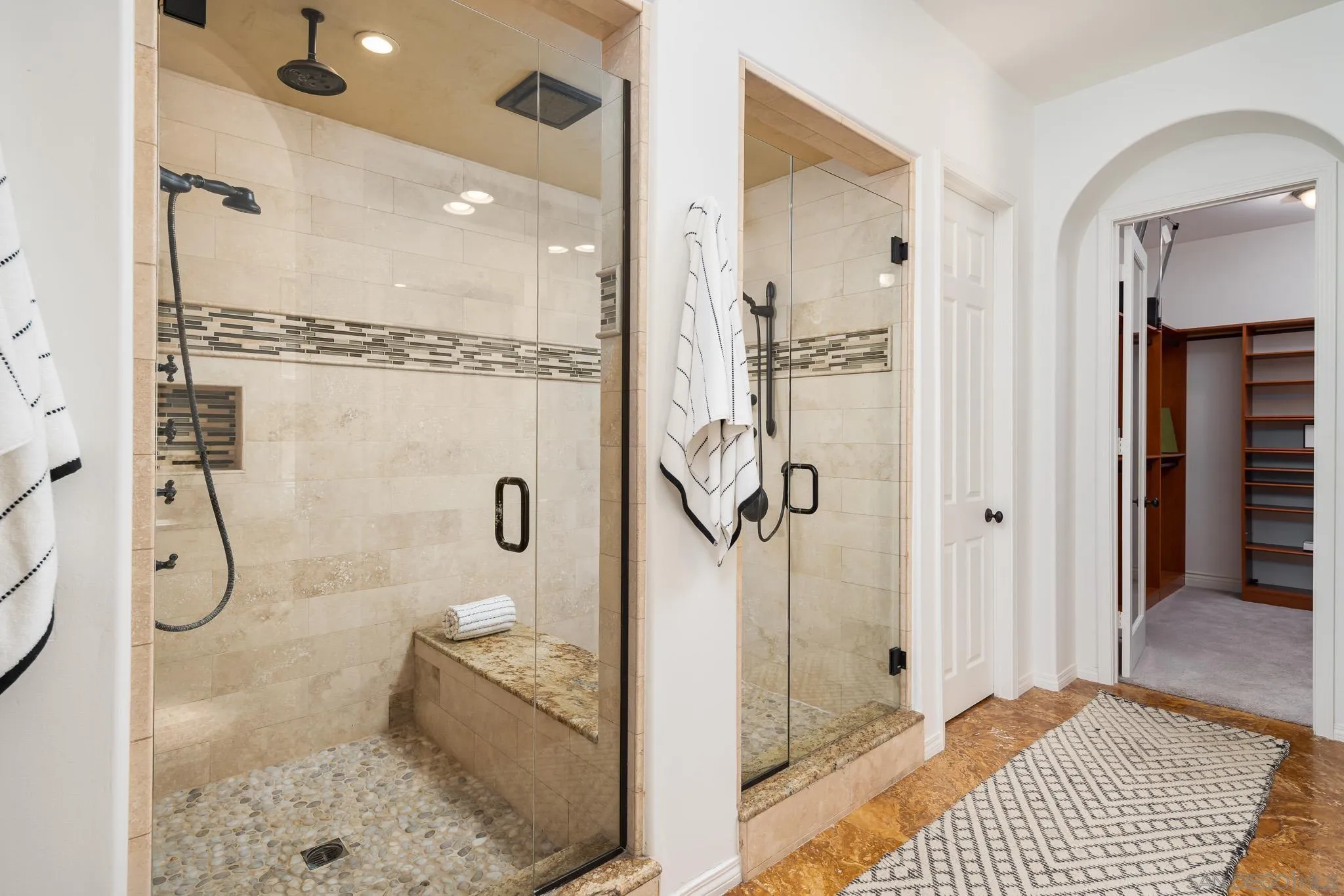 https://cdn.realtyfeed.com/cdn/127/250036619/fbee14a88b73f29d2911f169491befbf.webp