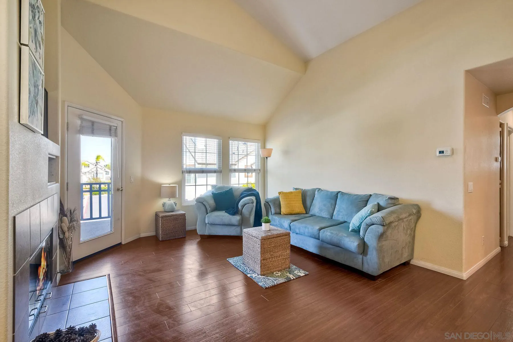 https://cdn.realtyfeed.com/cdn/127/250036622/8afd4a132b1709f42c0652cb149fff47.webp