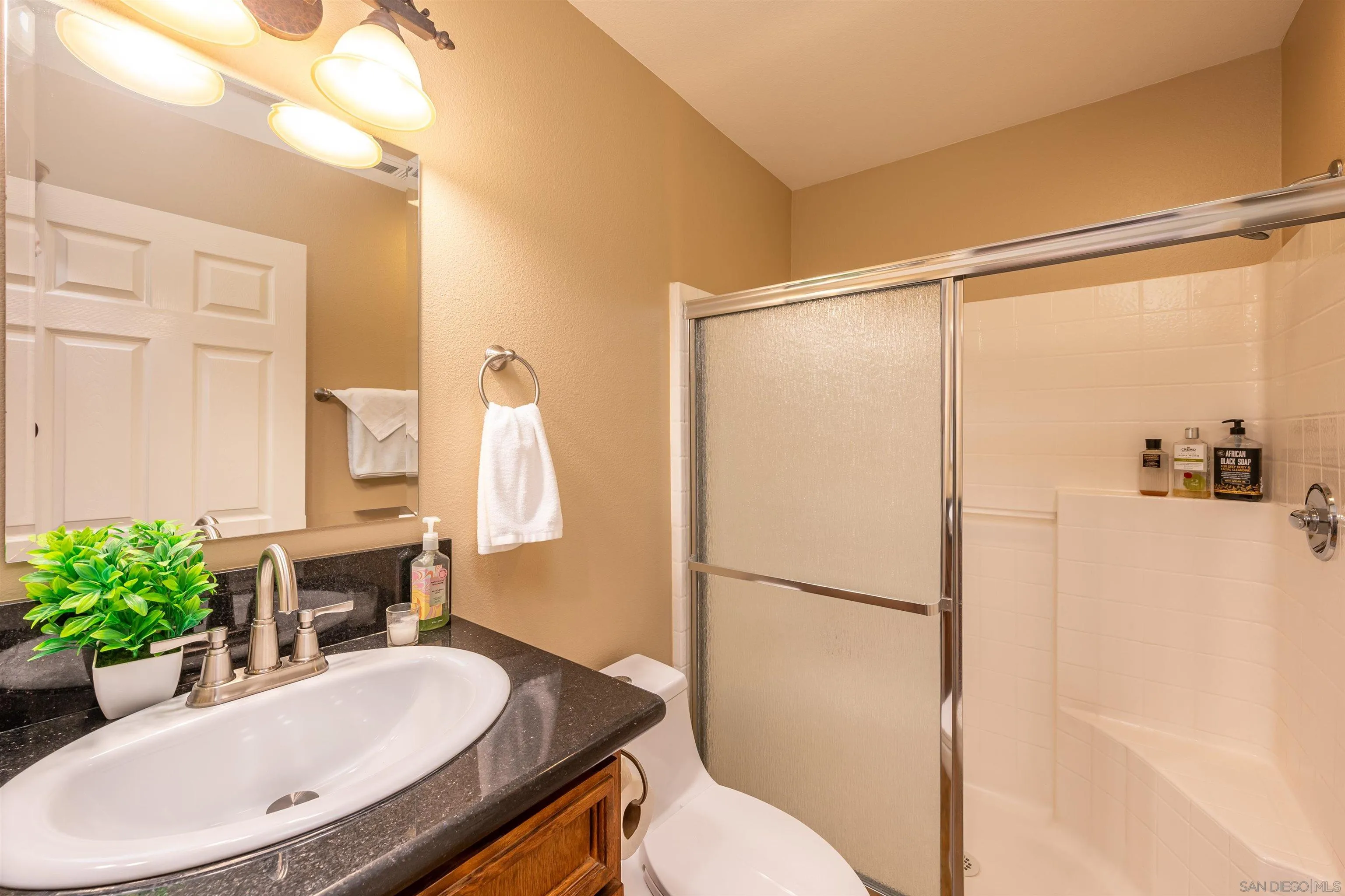 https://cdn.realtyfeed.com/cdn/127/250036625/0c9190dc30675f00435cbb66e272eca0.webp
