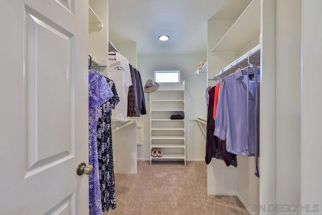 https://cdn.realtyfeed.com/cdn/127/250036625/1714cc541e54760cdc7c7c223b33e39a.webp