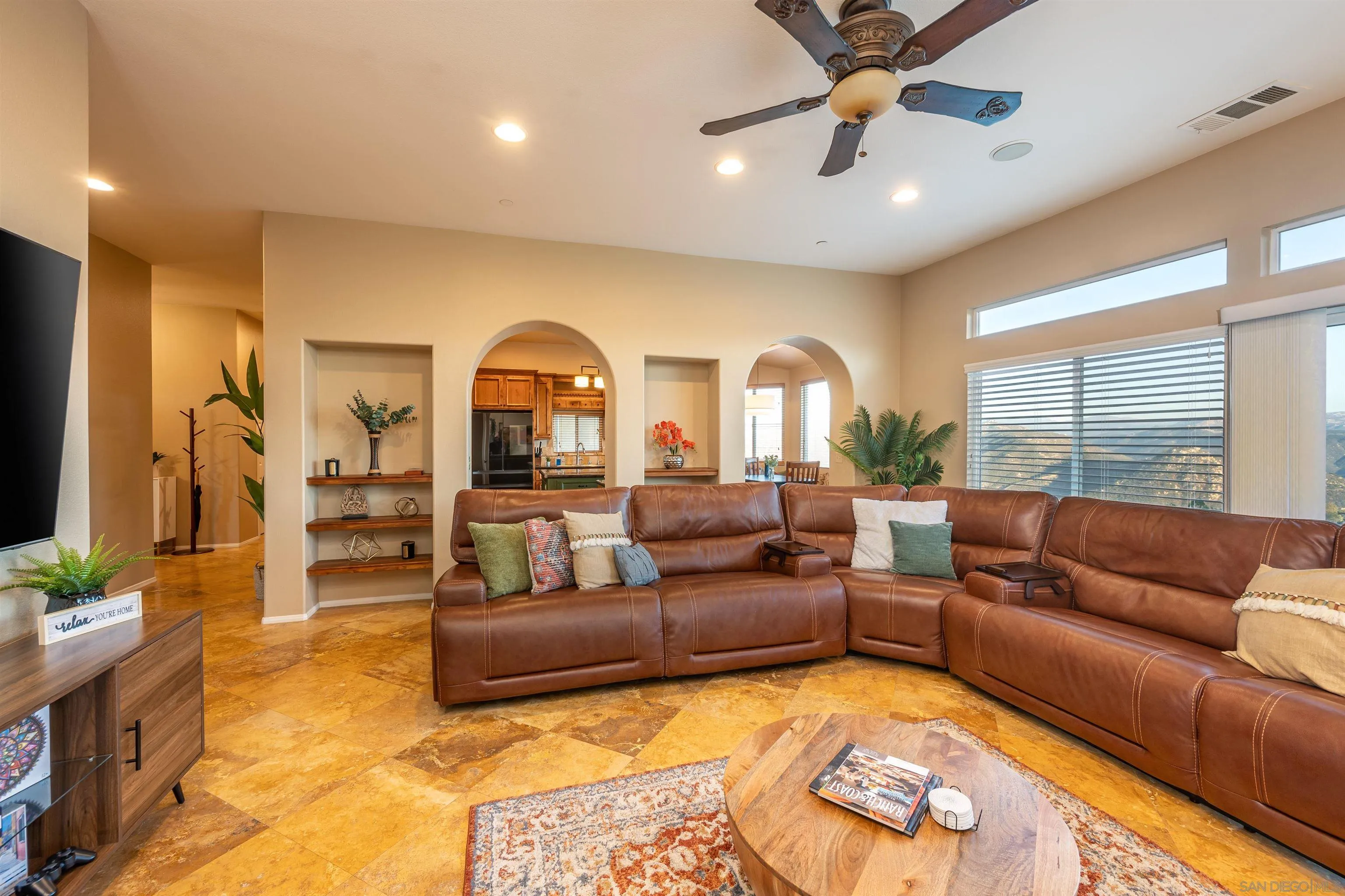 https://cdn.realtyfeed.com/cdn/127/250036625/6897d92f47695e4233e151bbf21beed3.webp