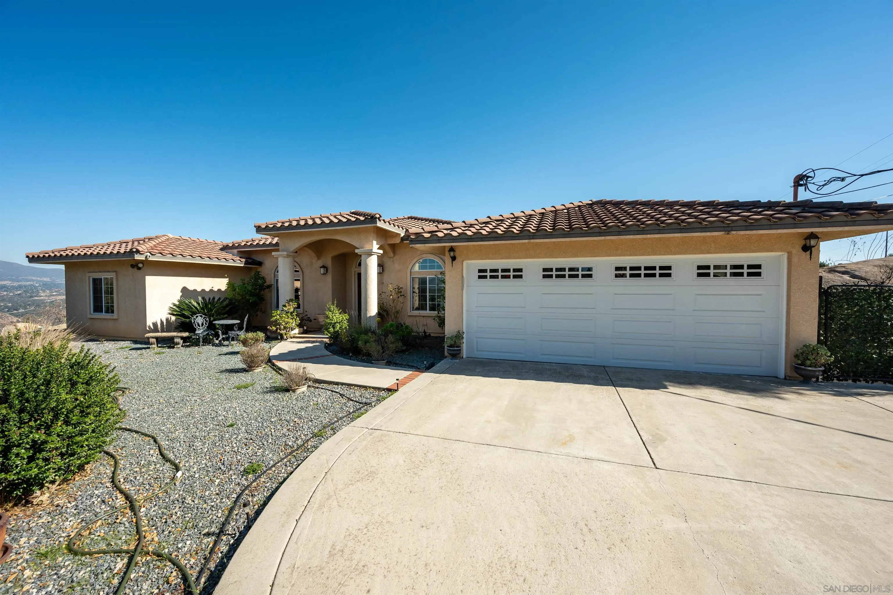 https://cdn.realtyfeed.com/cdn/127/250036625/960243014d1b46ab4a386ef9d5906a92.webp