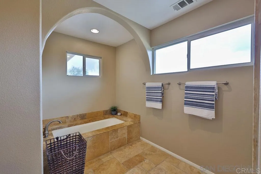 https://cdn.realtyfeed.com/cdn/127/250036625/a65f76bf204ccc01be3c7268f145e03b.webp