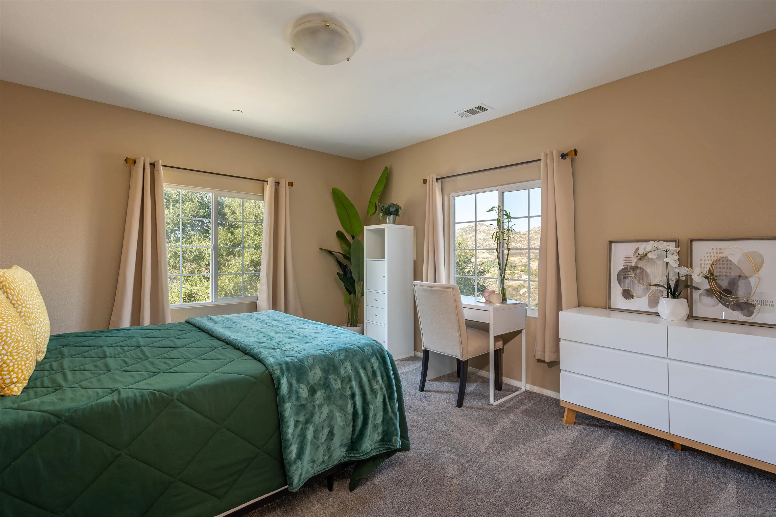 https://cdn.realtyfeed.com/cdn/127/250036625/a995c9f798ba3dccfcd5fed85ee8a7e2.webp