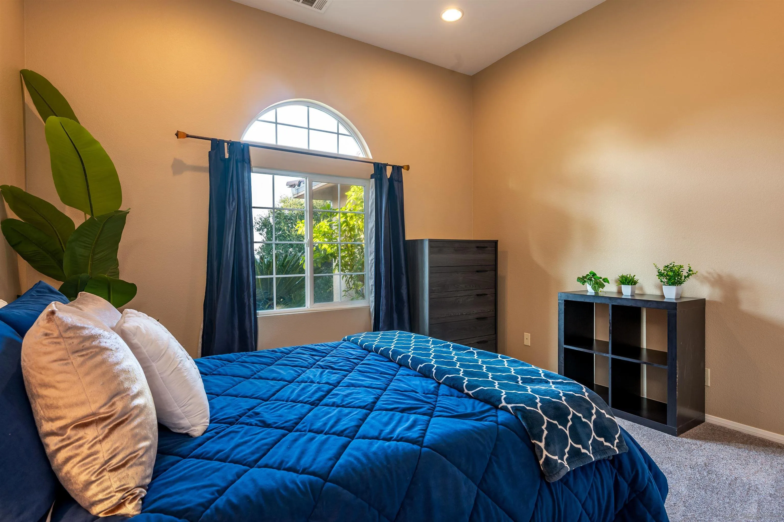 https://cdn.realtyfeed.com/cdn/127/250036625/c8e4e27b5e6a80b234129696265c2eac.webp