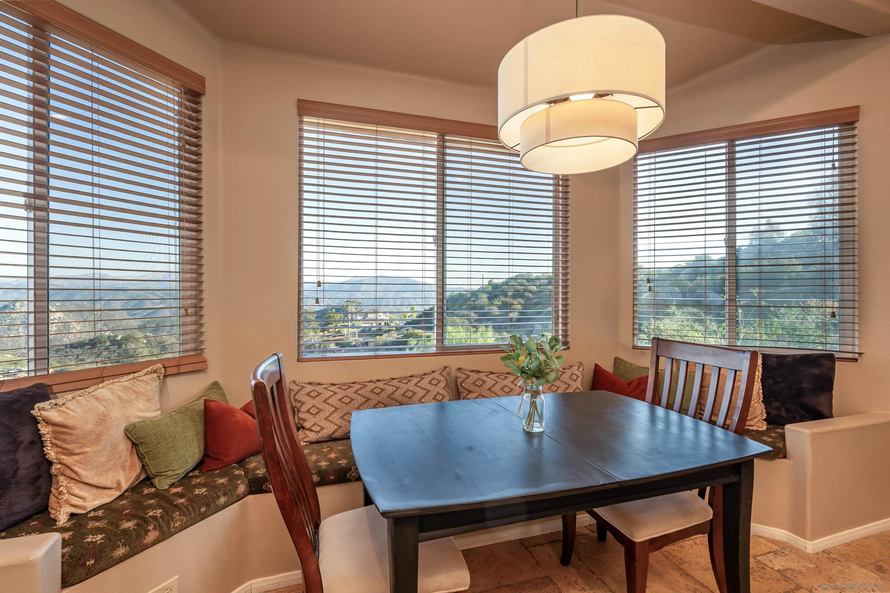 https://cdn.realtyfeed.com/cdn/127/250036625/c8f56fb1964d2ebe6c895c1da07c9720.webp