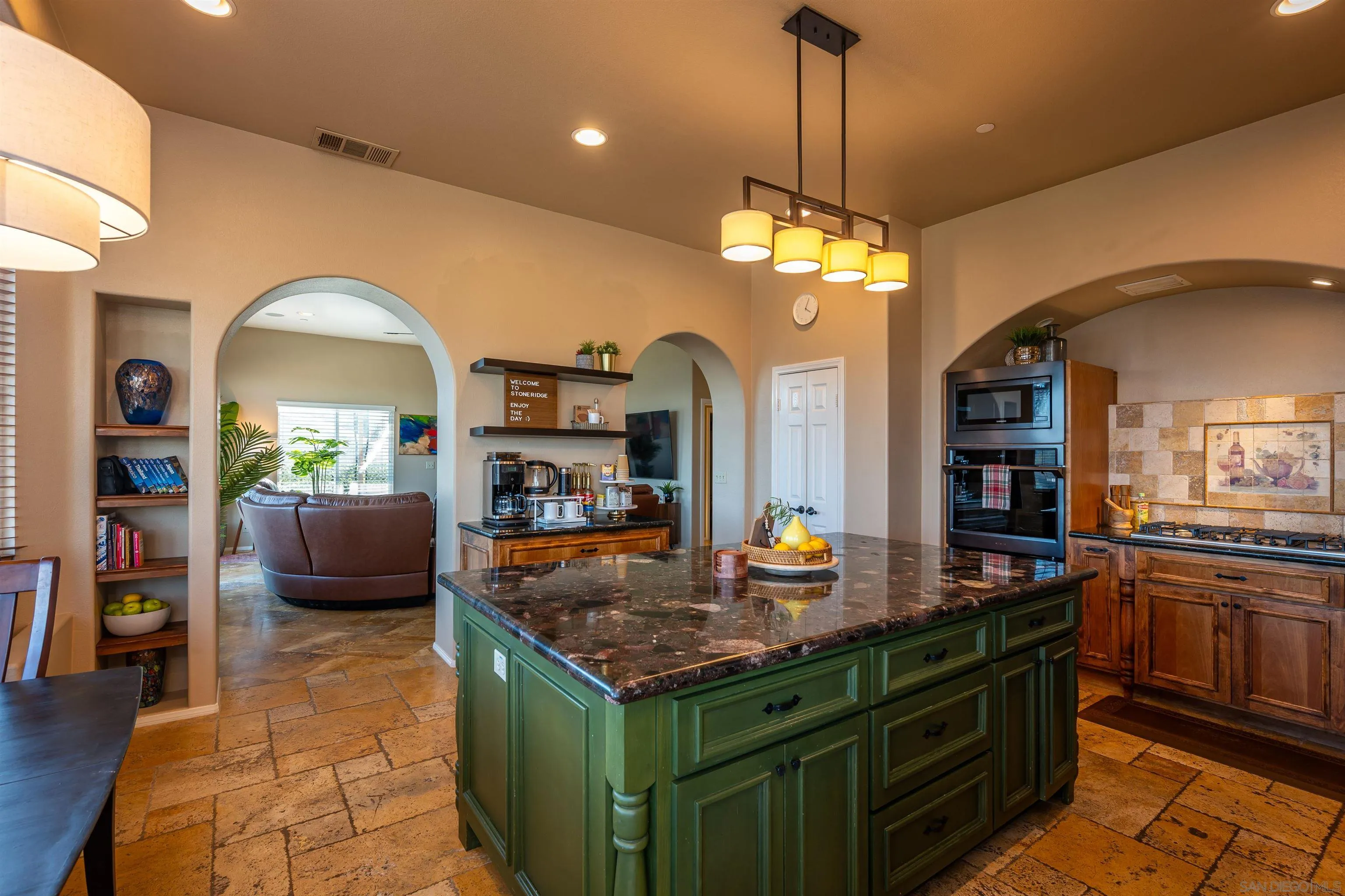 https://cdn.realtyfeed.com/cdn/127/250036625/d33a71948ee6067fc37e3af6119ff94a.webp