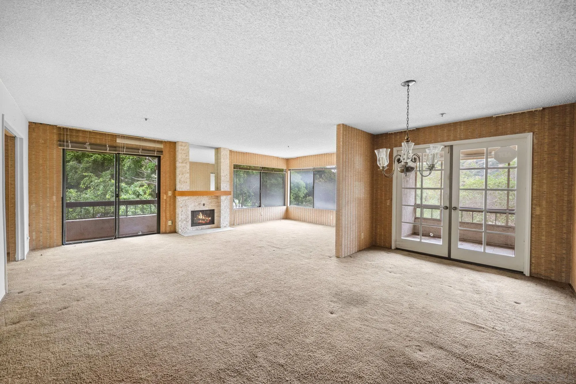 https://cdn.realtyfeed.com/cdn/127/250036626/5dd70b9913821d6c2a10ac0b7e9e661f.webp