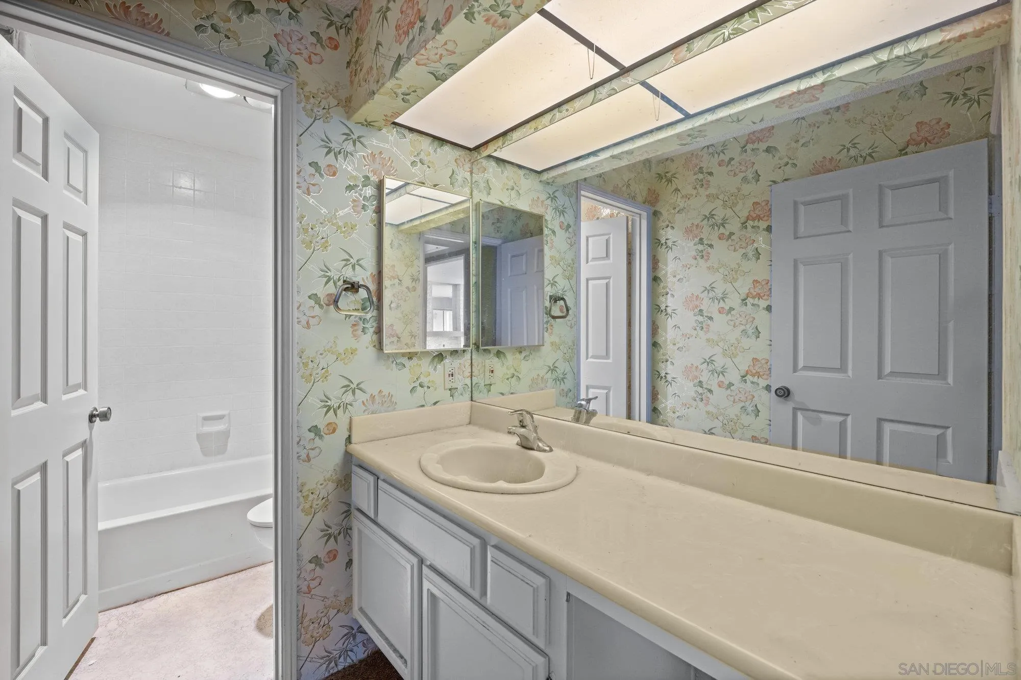 https://cdn.realtyfeed.com/cdn/127/250036626/66dac1a636e469ce4b47e85ed7200786.webp