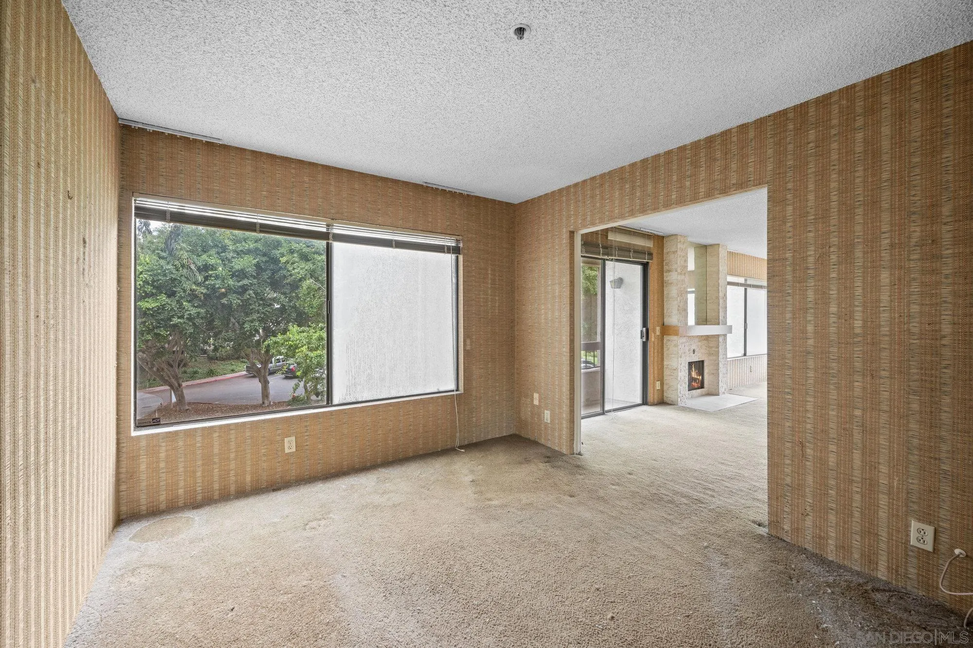 https://cdn.realtyfeed.com/cdn/127/250036626/7c425a03c02749117fe8b1b7f3a9e6b4.webp