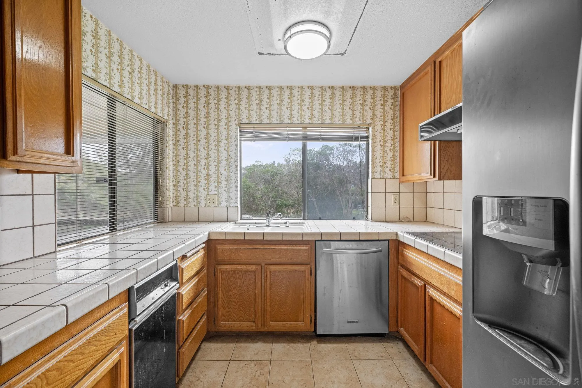 https://cdn.realtyfeed.com/cdn/127/250036626/d14a5fb73a385d097db4b36b2029ae4d.webp