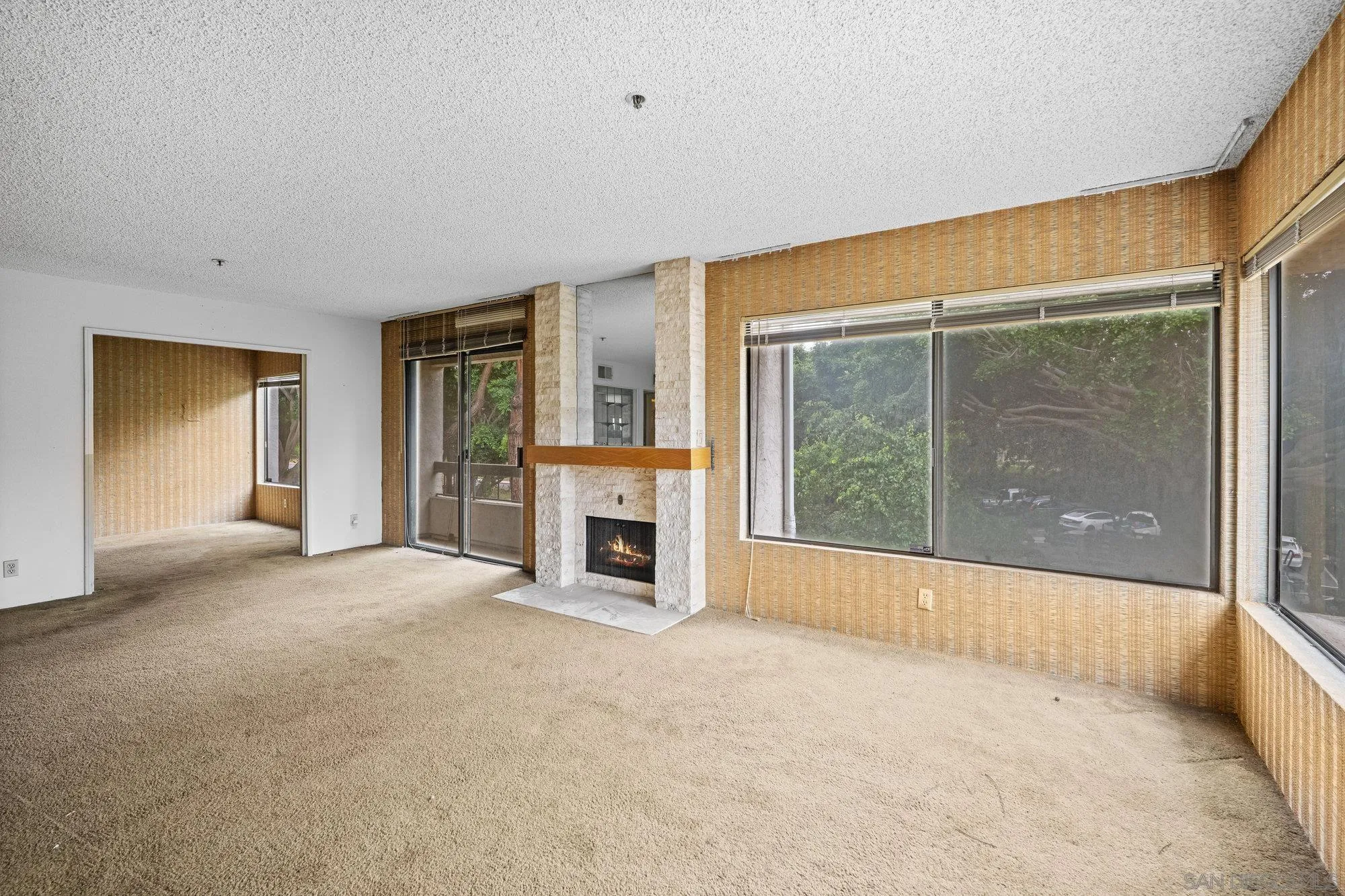 https://cdn.realtyfeed.com/cdn/127/250036626/ed8614eb3b04f225cd2f79fc6ee2eebd.webp
