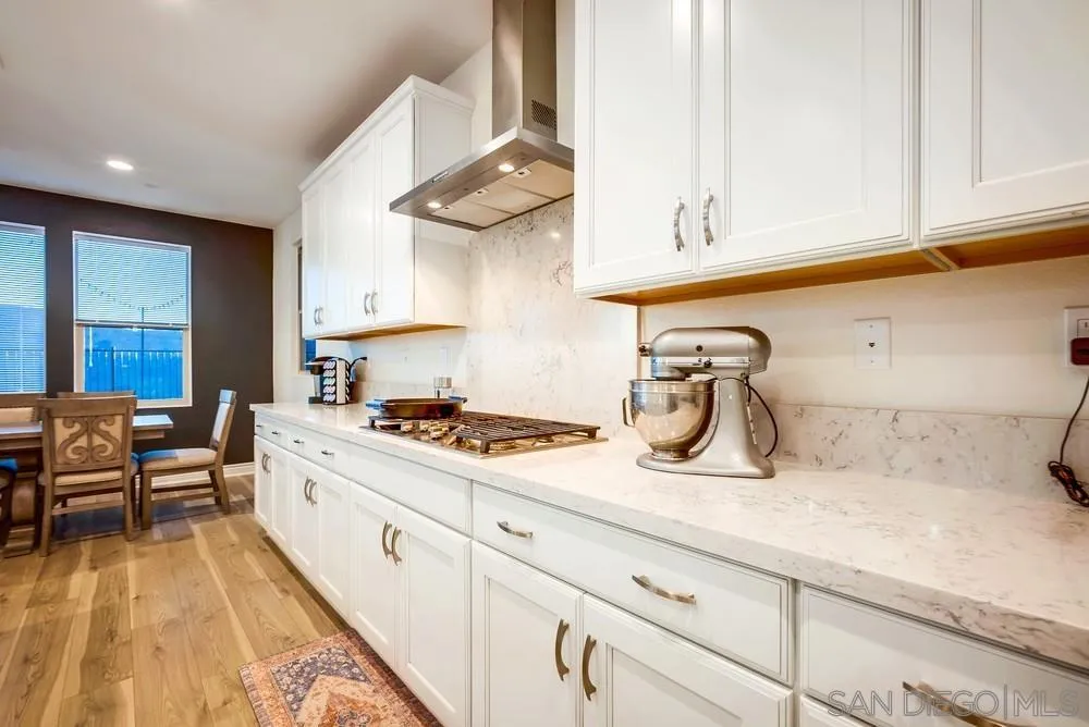 https://cdn.realtyfeed.com/cdn/127/250036627/6fae66ea7e480667267bb1617999bc39.webp