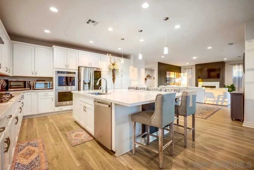 https://cdn.realtyfeed.com/cdn/127/250036627/d8fe3d87151bae26247c759935c93de0.webp