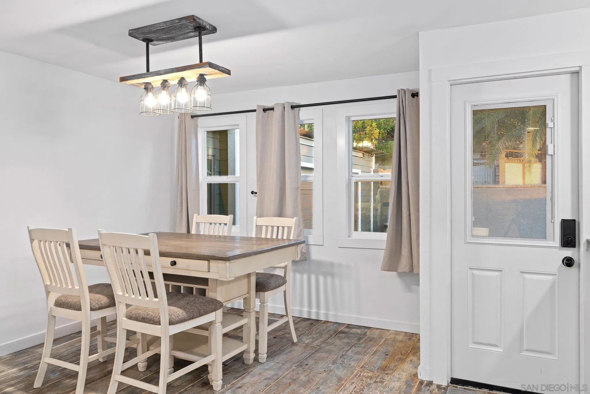https://cdn.realtyfeed.com/cdn/127/250036631/2e620b49e41a32cdcd5ed5cd583ec2a8.webp