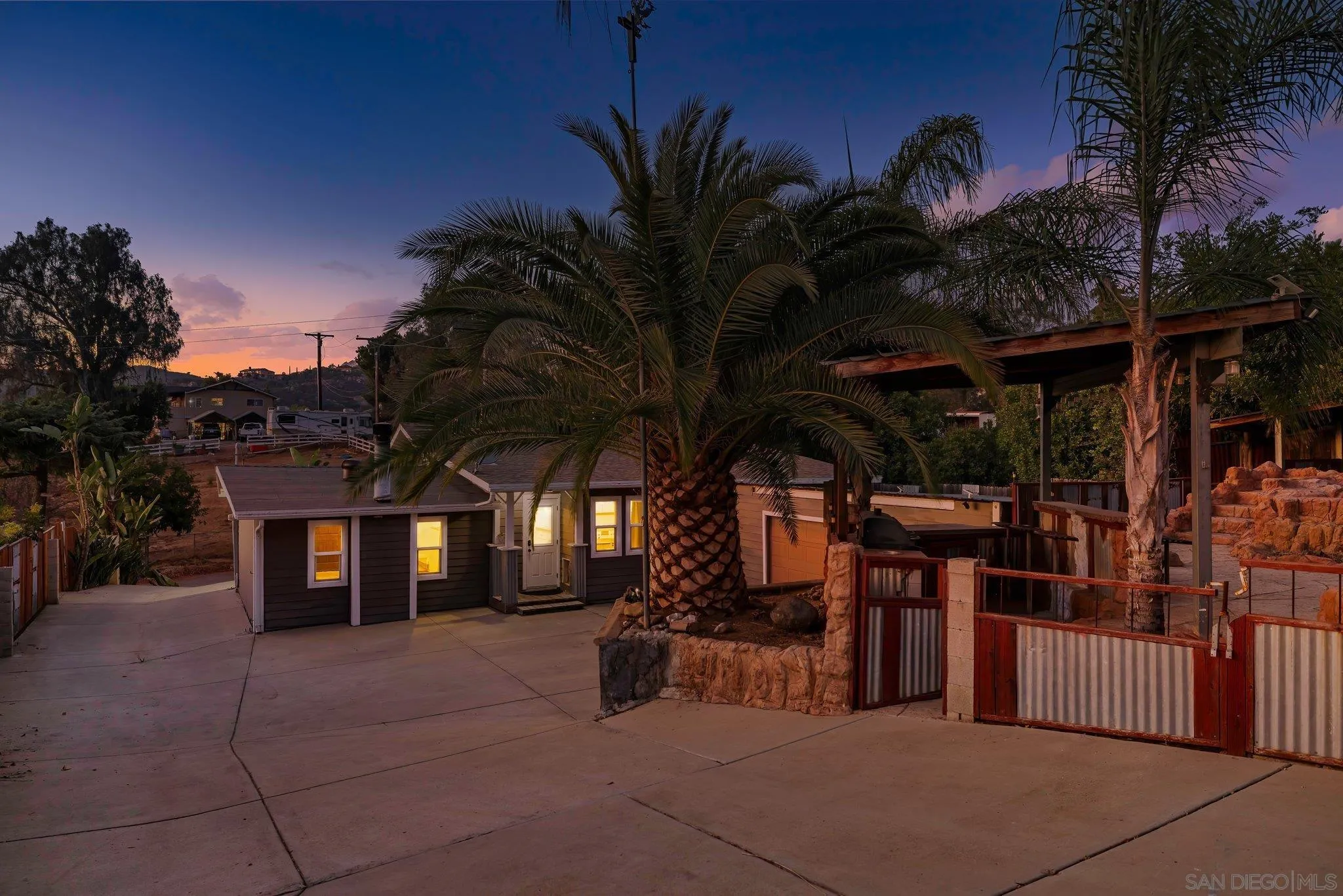 https://cdn.realtyfeed.com/cdn/127/250036631/4ef32eaa9d11b5c079f1197387e97ed5.webp