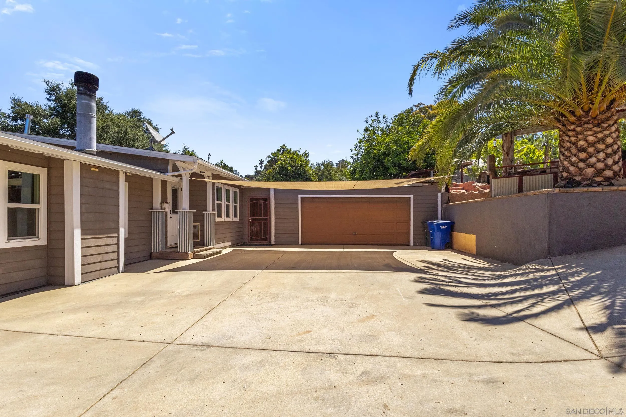 https://cdn.realtyfeed.com/cdn/127/250036631/6c8c660ee2945e8b1336e767b7629143.webp