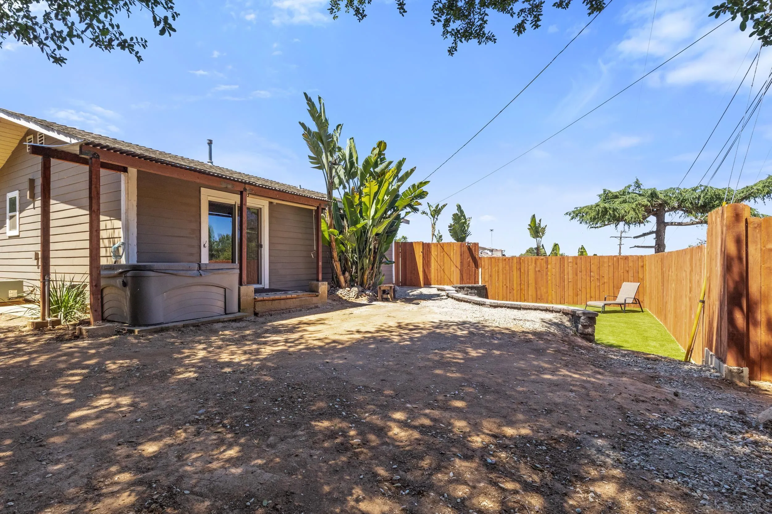 https://cdn.realtyfeed.com/cdn/127/250036631/829ac2bfdd0fde8a6cff550181e65ec1.webp